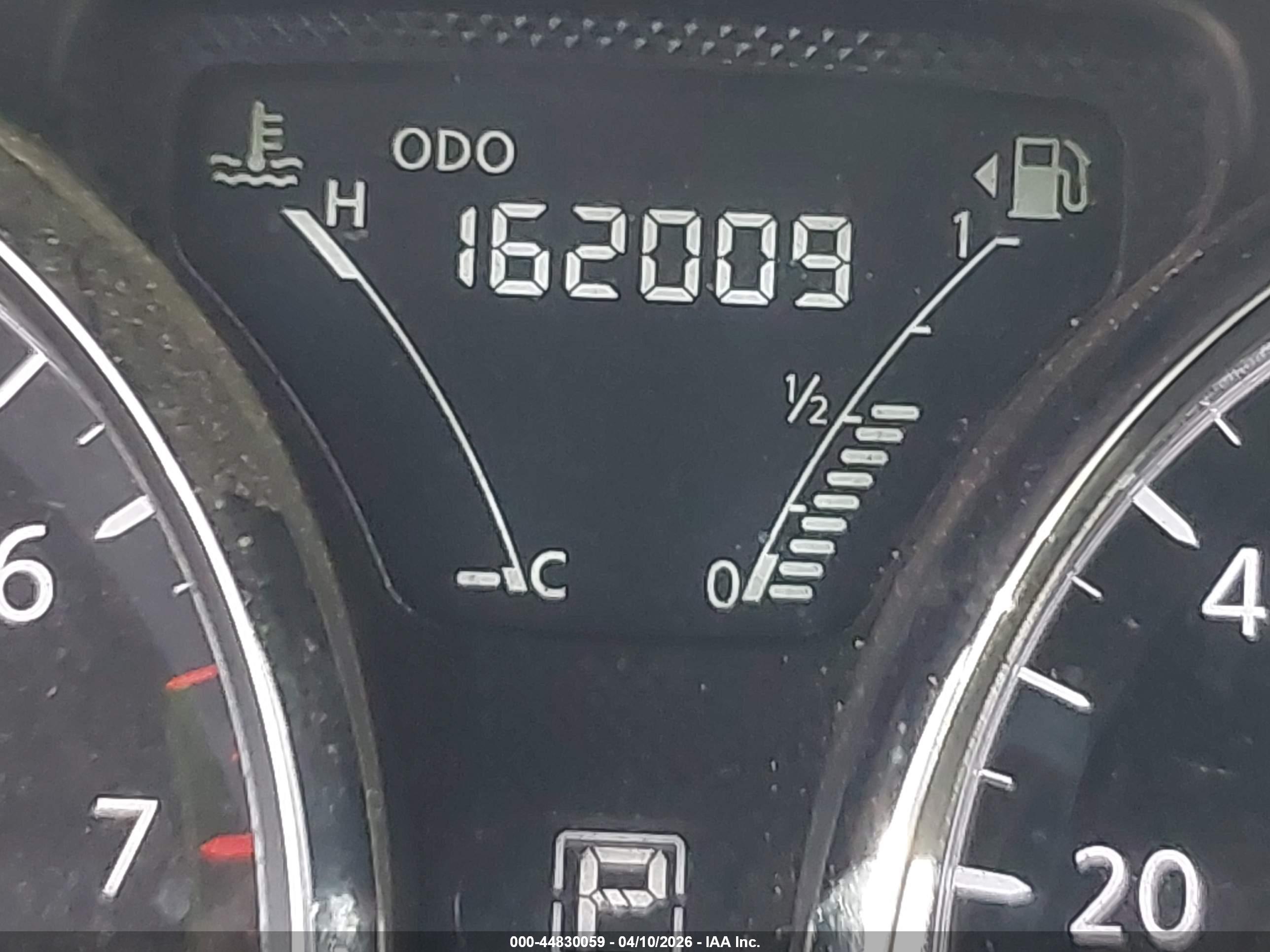 NISSAN VERSA image 6