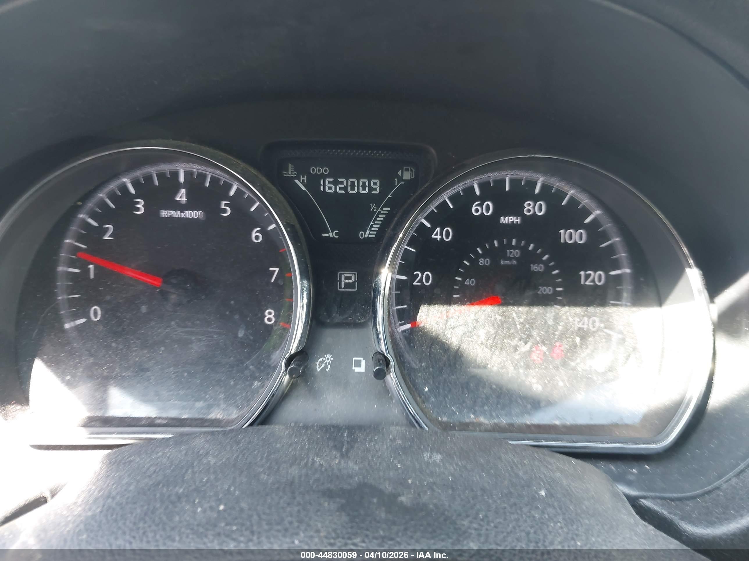 NISSAN VERSA image 7
