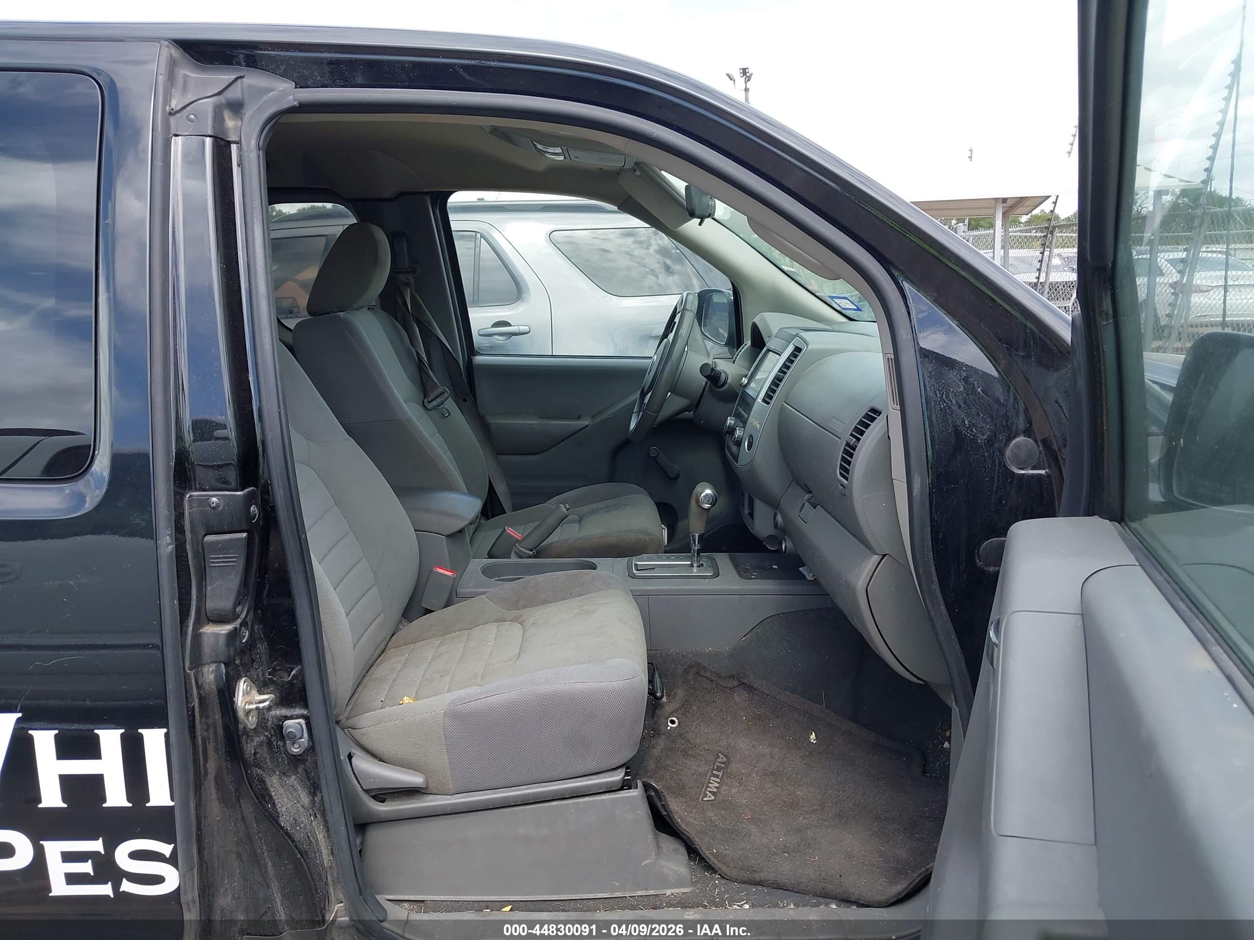 NISSAN FRONTIER image 5