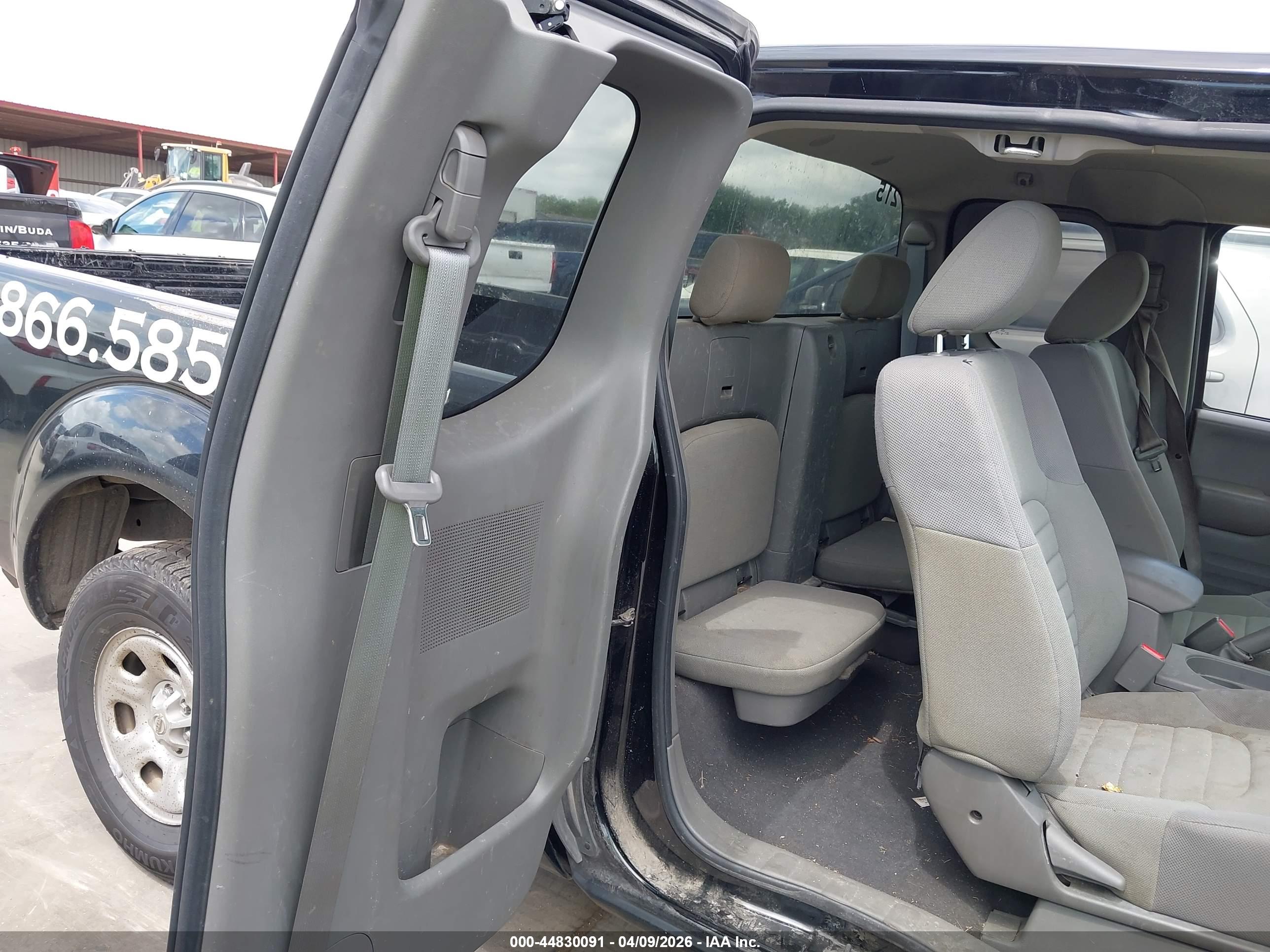 NISSAN FRONTIER image 8