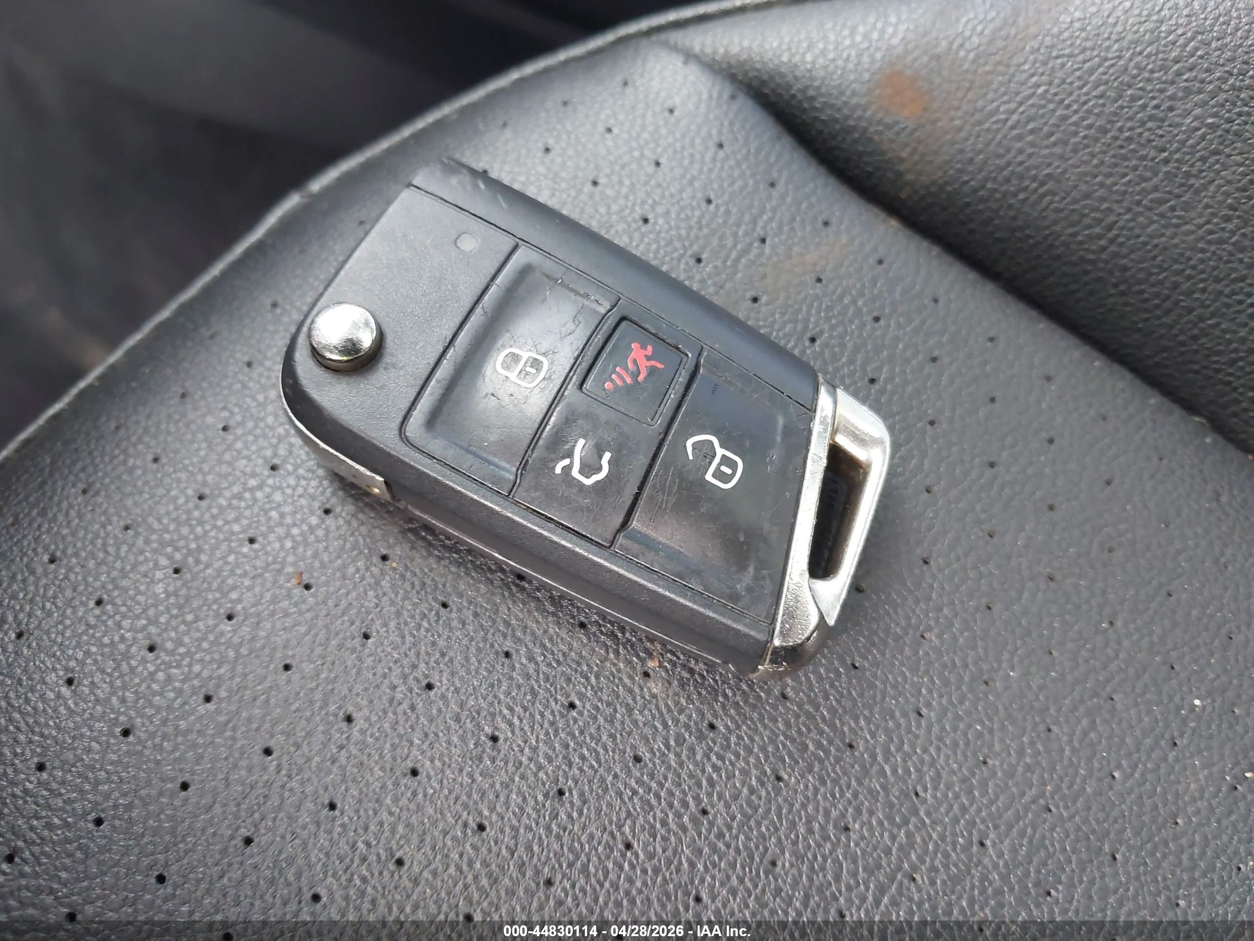 VOLKSWAGEN TIGUAN image 11