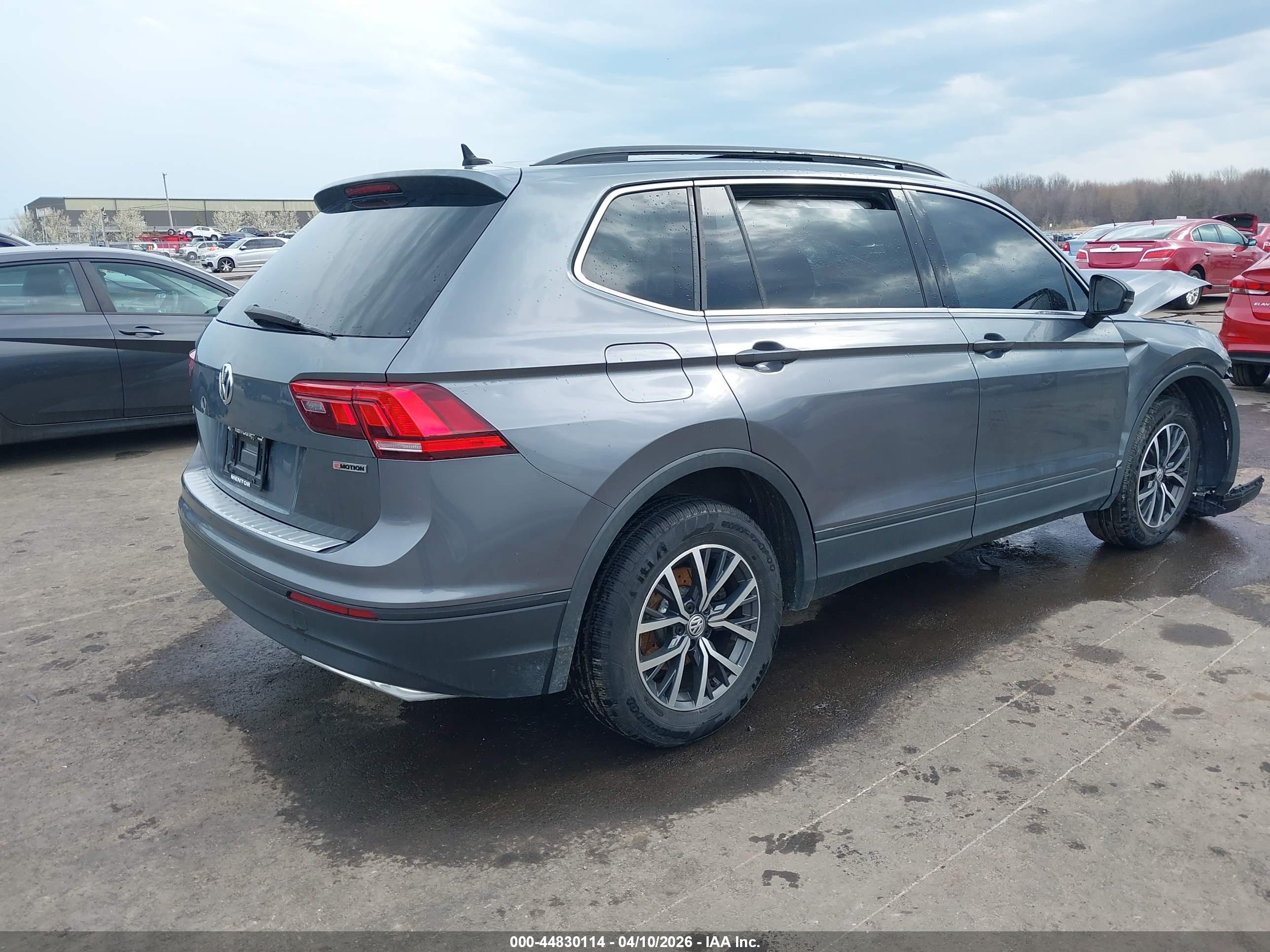 VOLKSWAGEN TIGUAN image 4