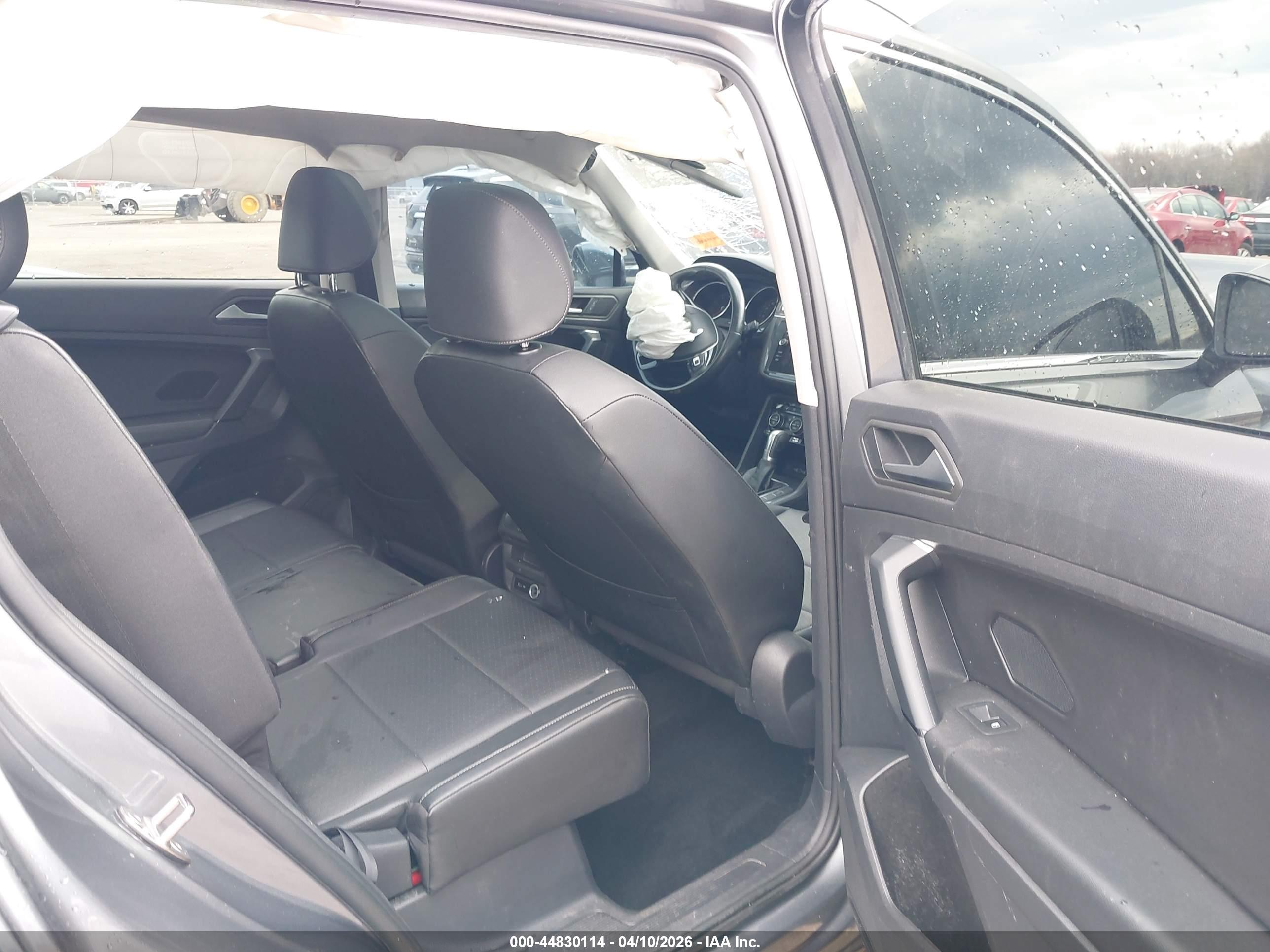 VOLKSWAGEN TIGUAN image 8