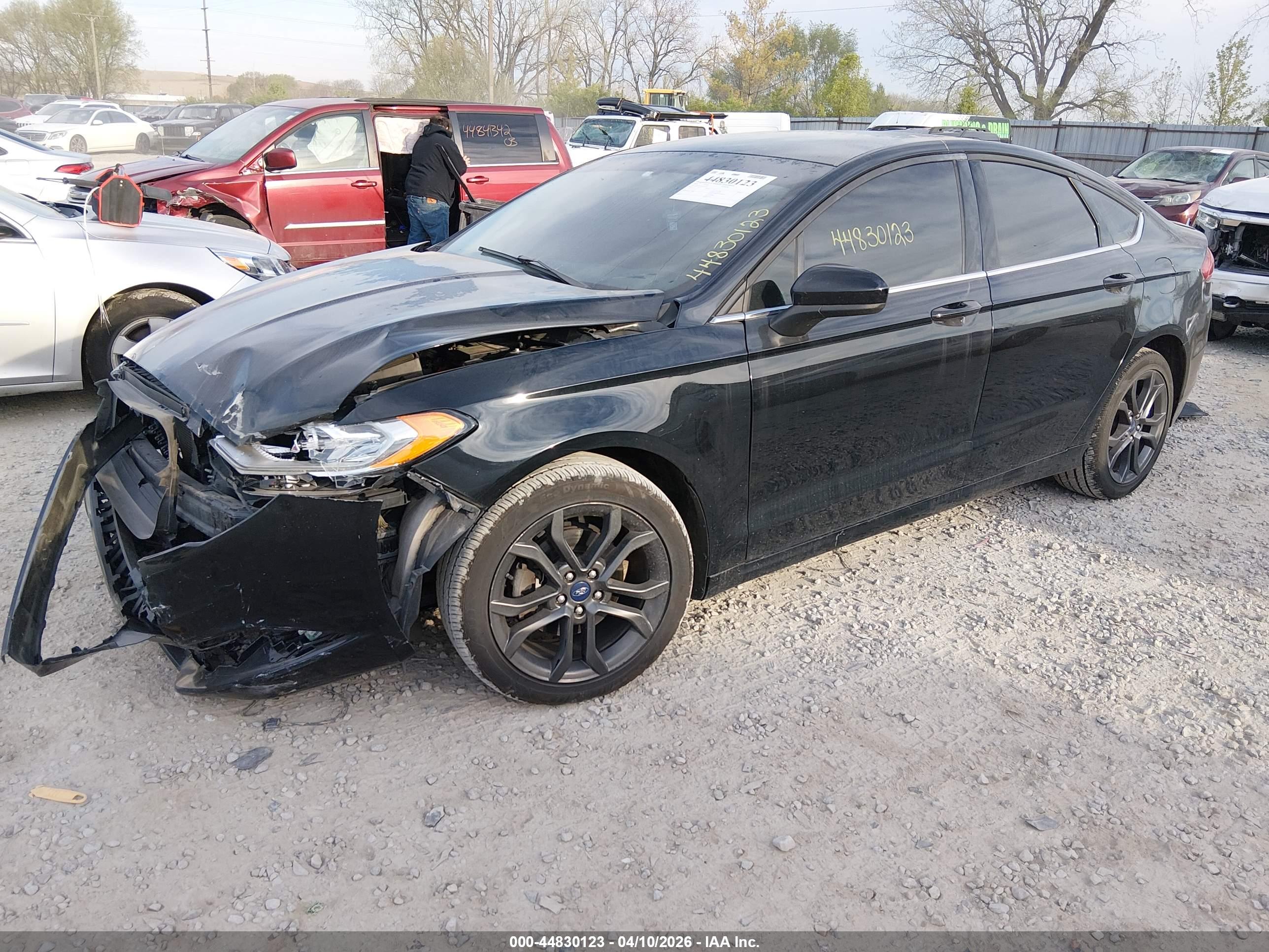 FORD FUSION image 2