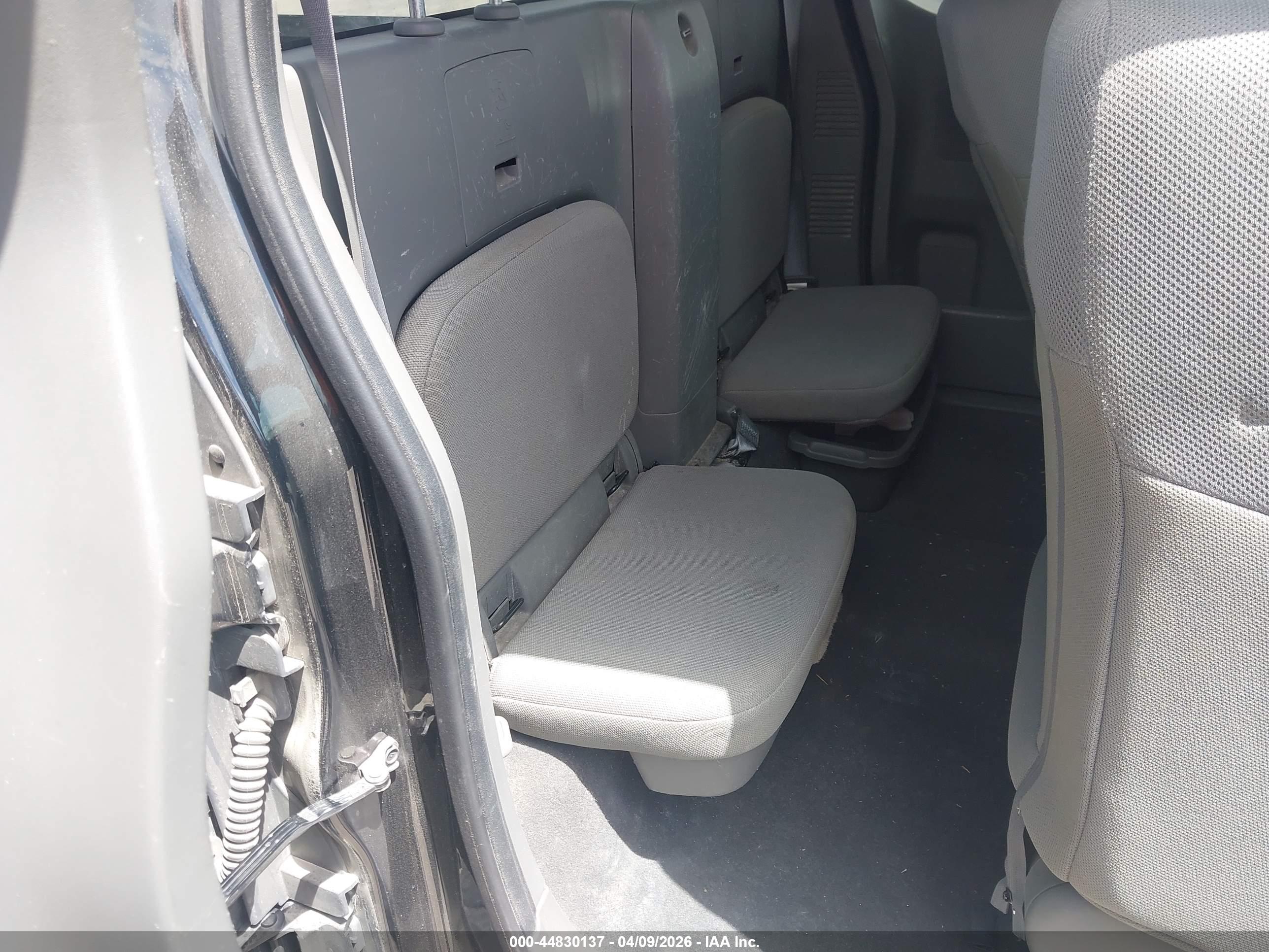 NISSAN FRONTIER image 8