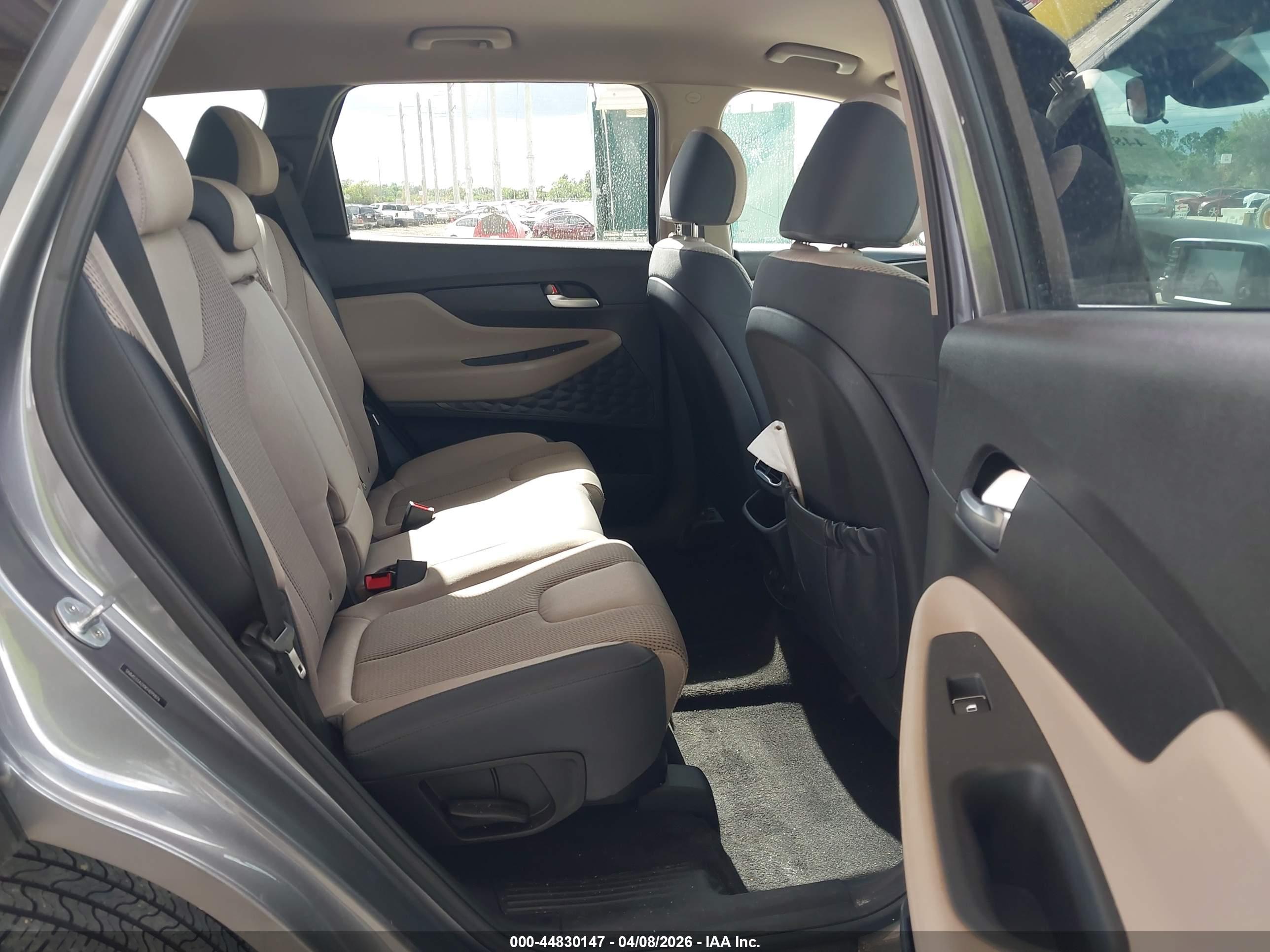 HYUNDAI SANTA image 8