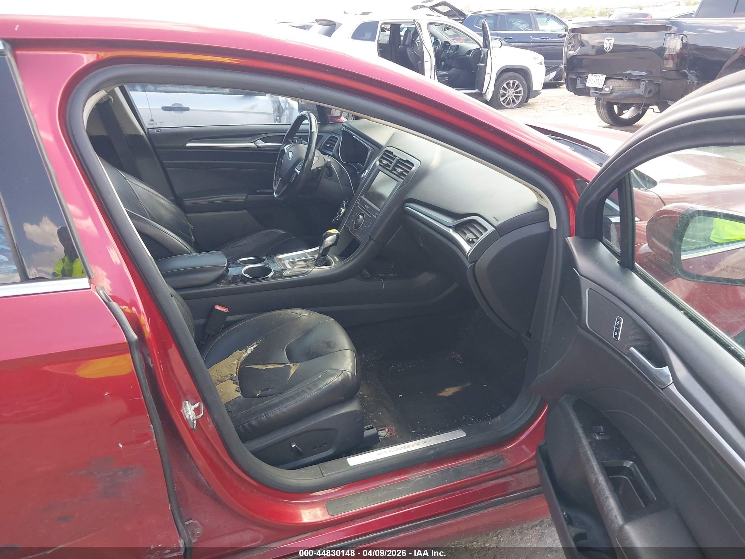 FORD FUSION image 5