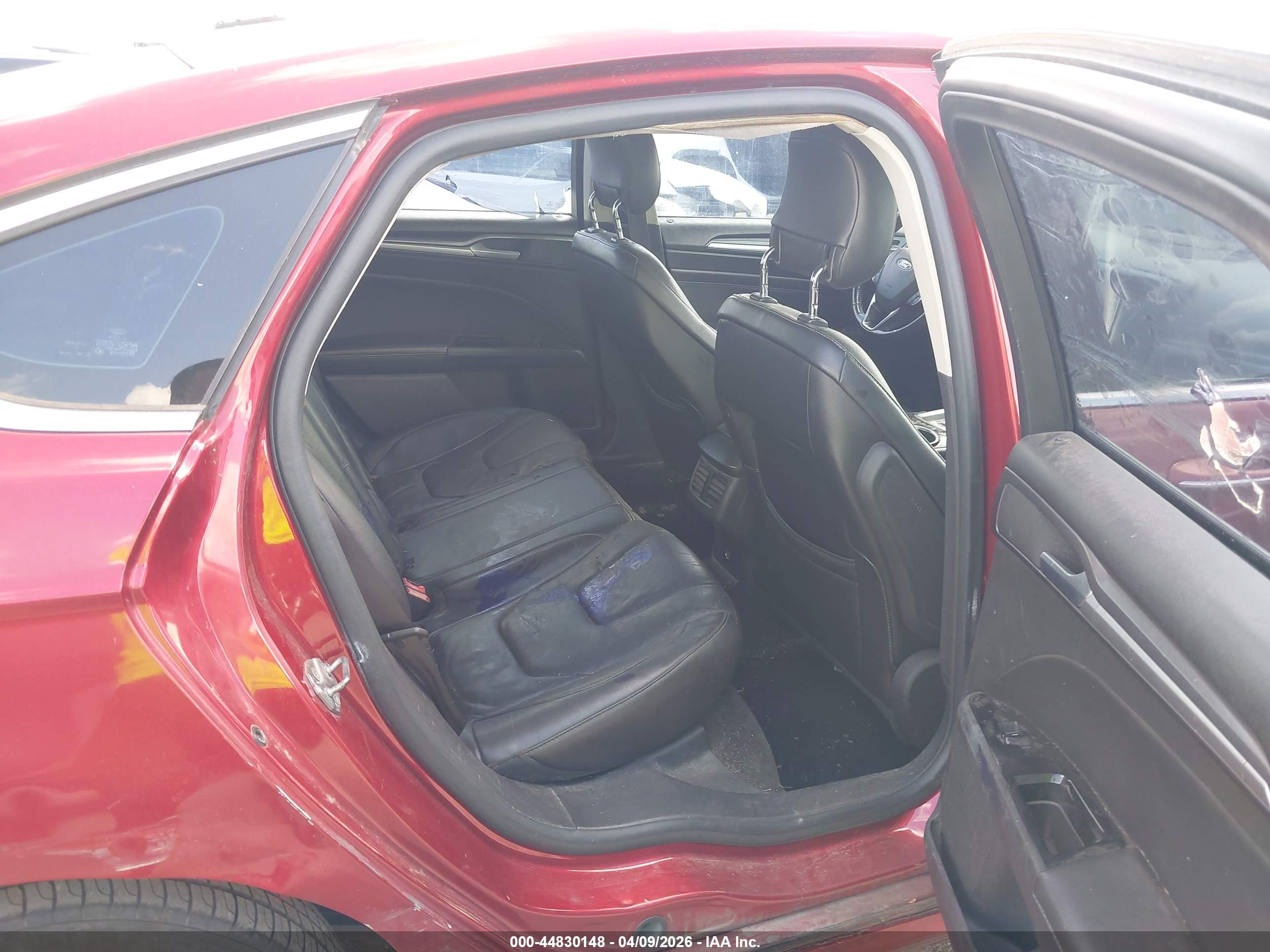 FORD FUSION image 8