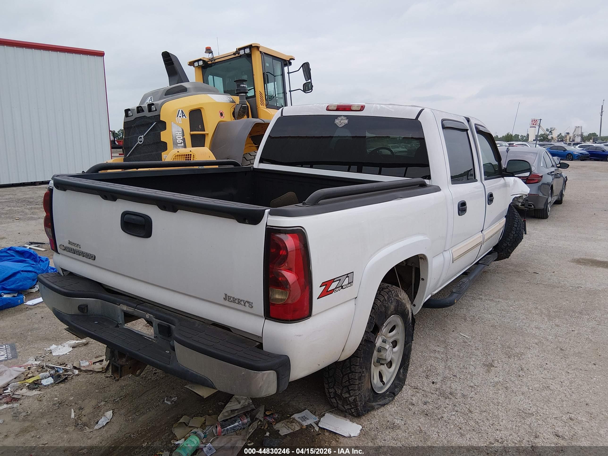 CHEVROLET SILVERADO image 4