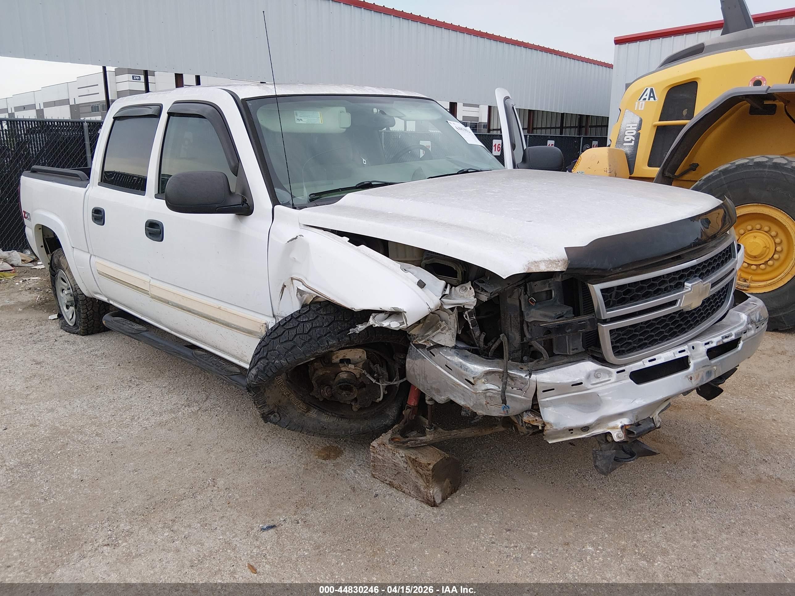 CHEVROLET SILVERADO image 6