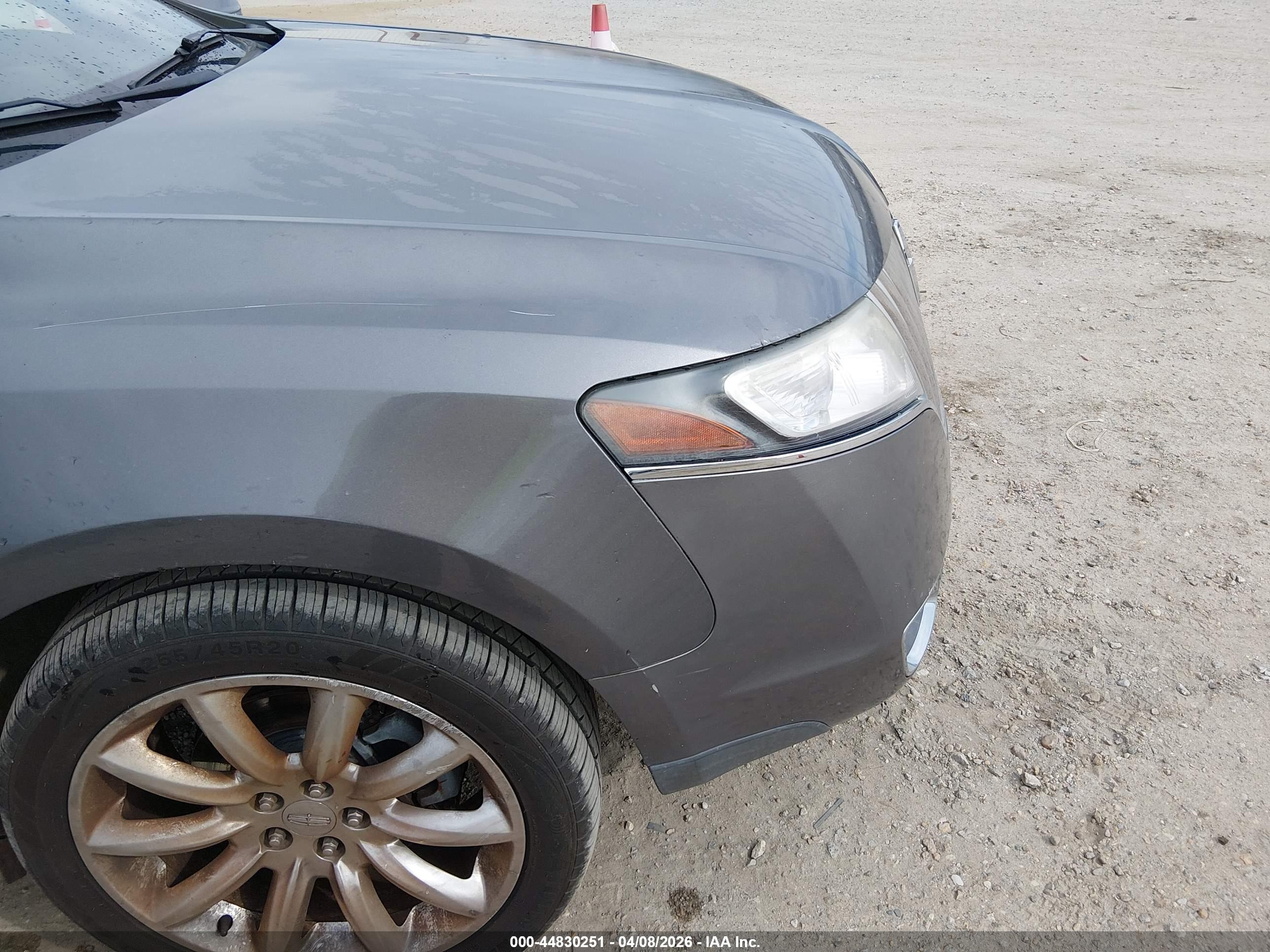 LINCOLN MKT image 6