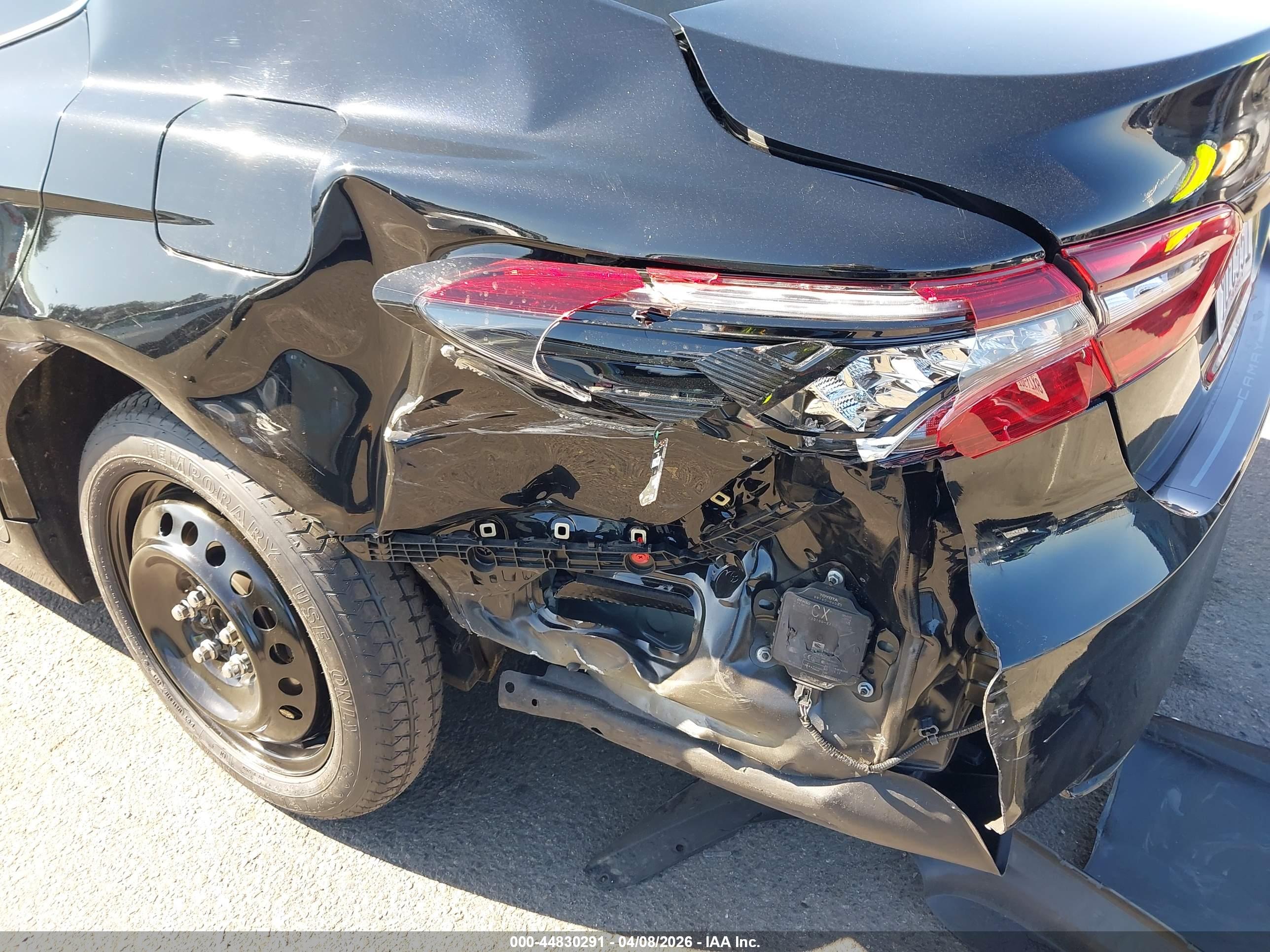 TOYOTA CAMRY image 6