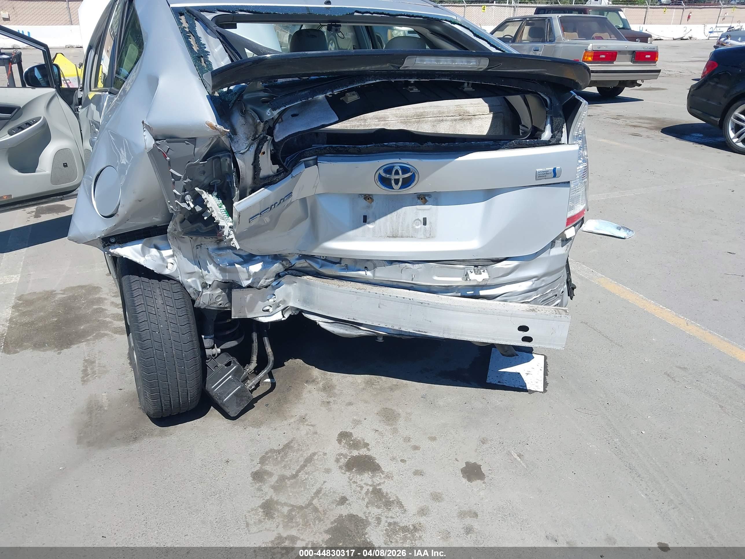 TOYOTA PRIUS image 6