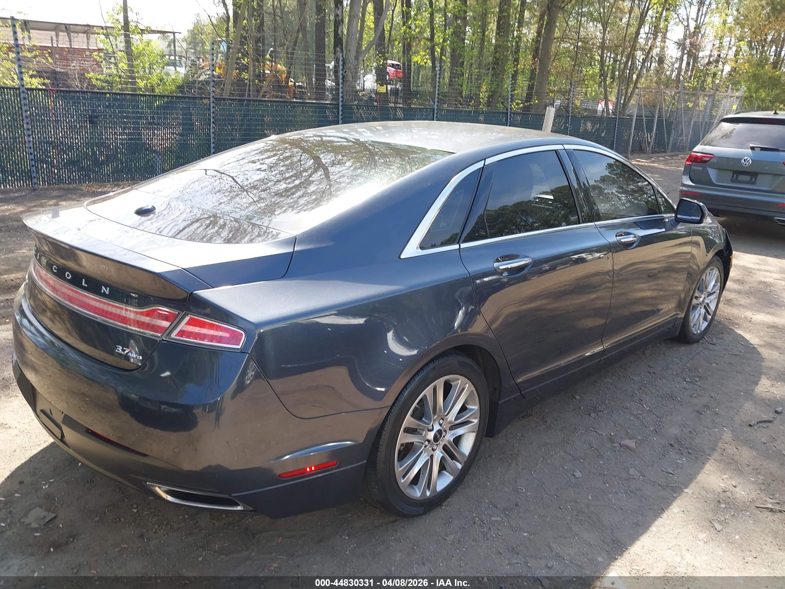 LINCOLN MKZ image 4