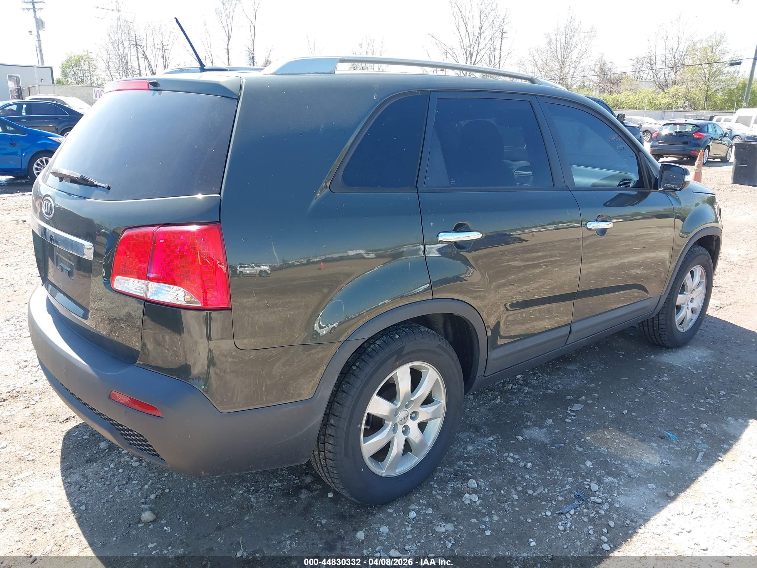 KIA SORENTO image 4
