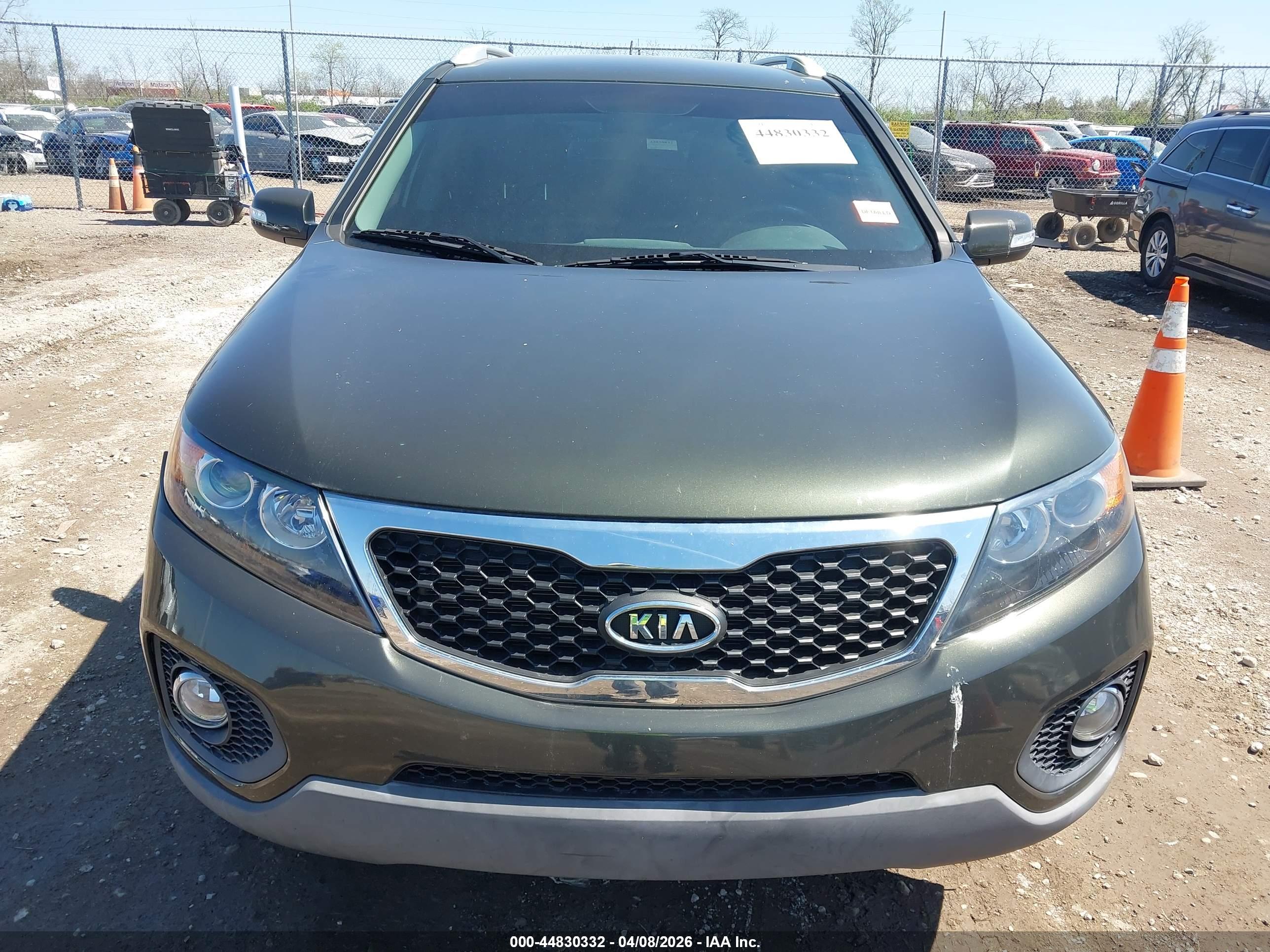 KIA SORENTO image 6
