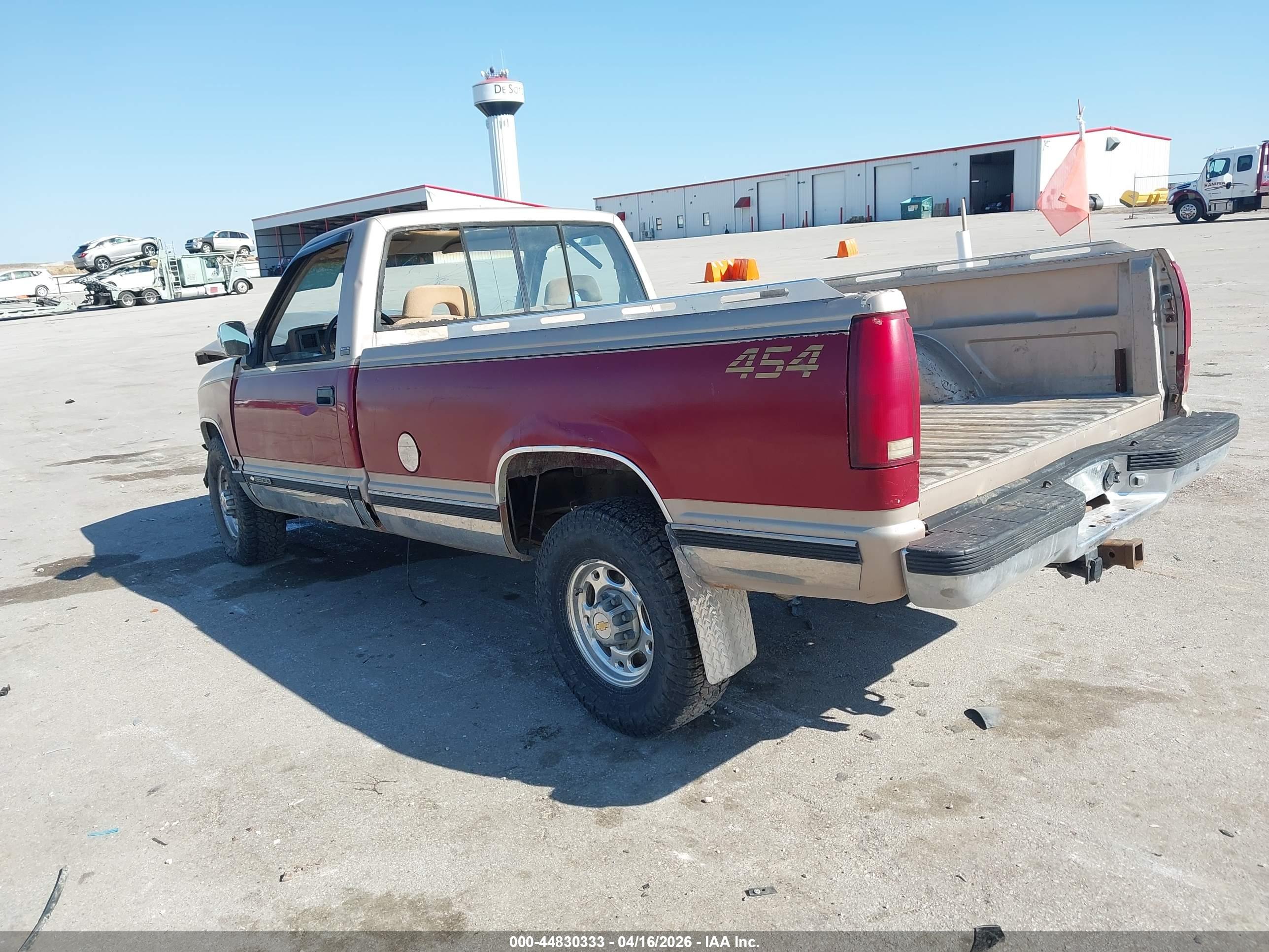 CHEVROLET GMT-400 image 3