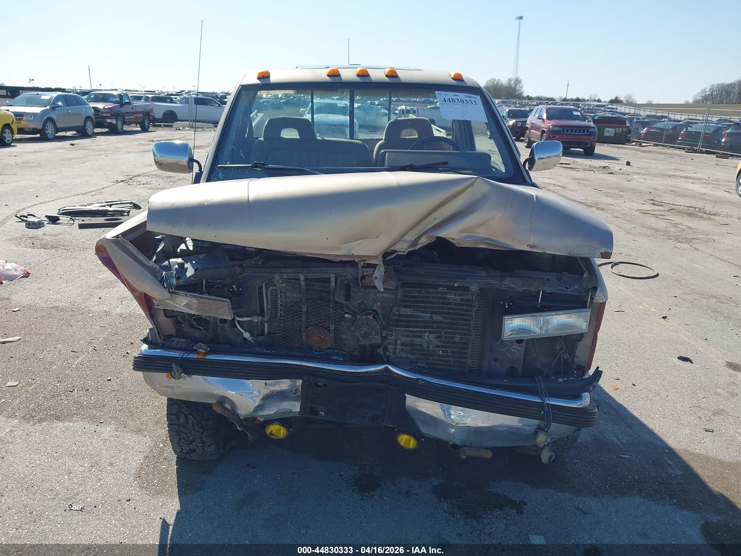 CHEVROLET GMT-400 image 6