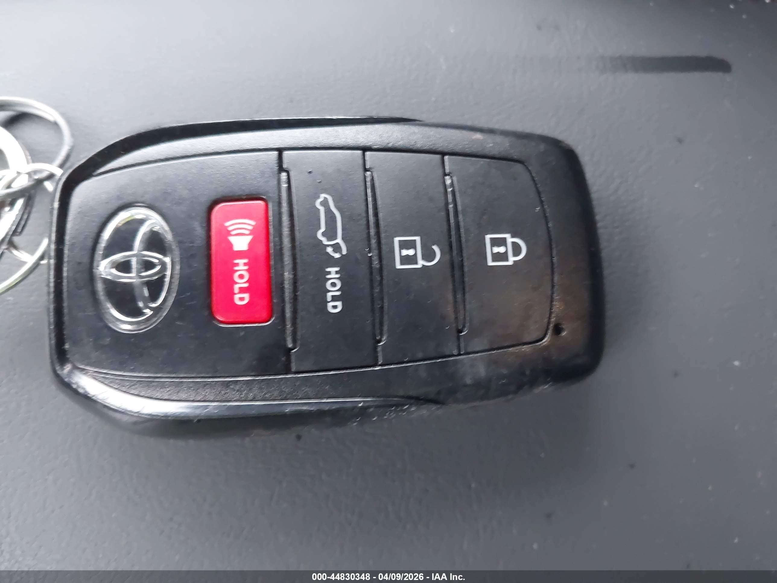 TOYOTA COROLLA image 11