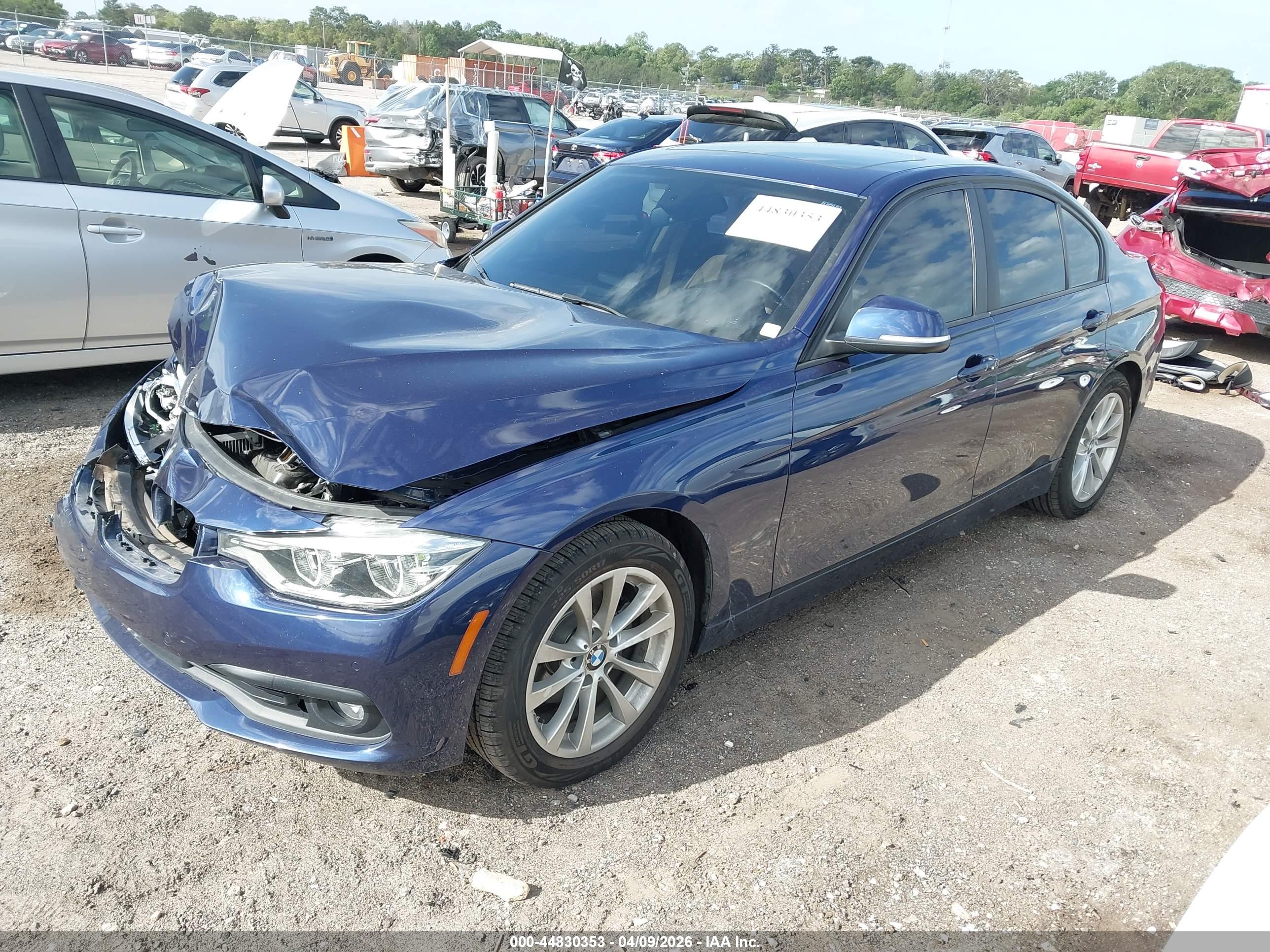 BMW 320I image 2