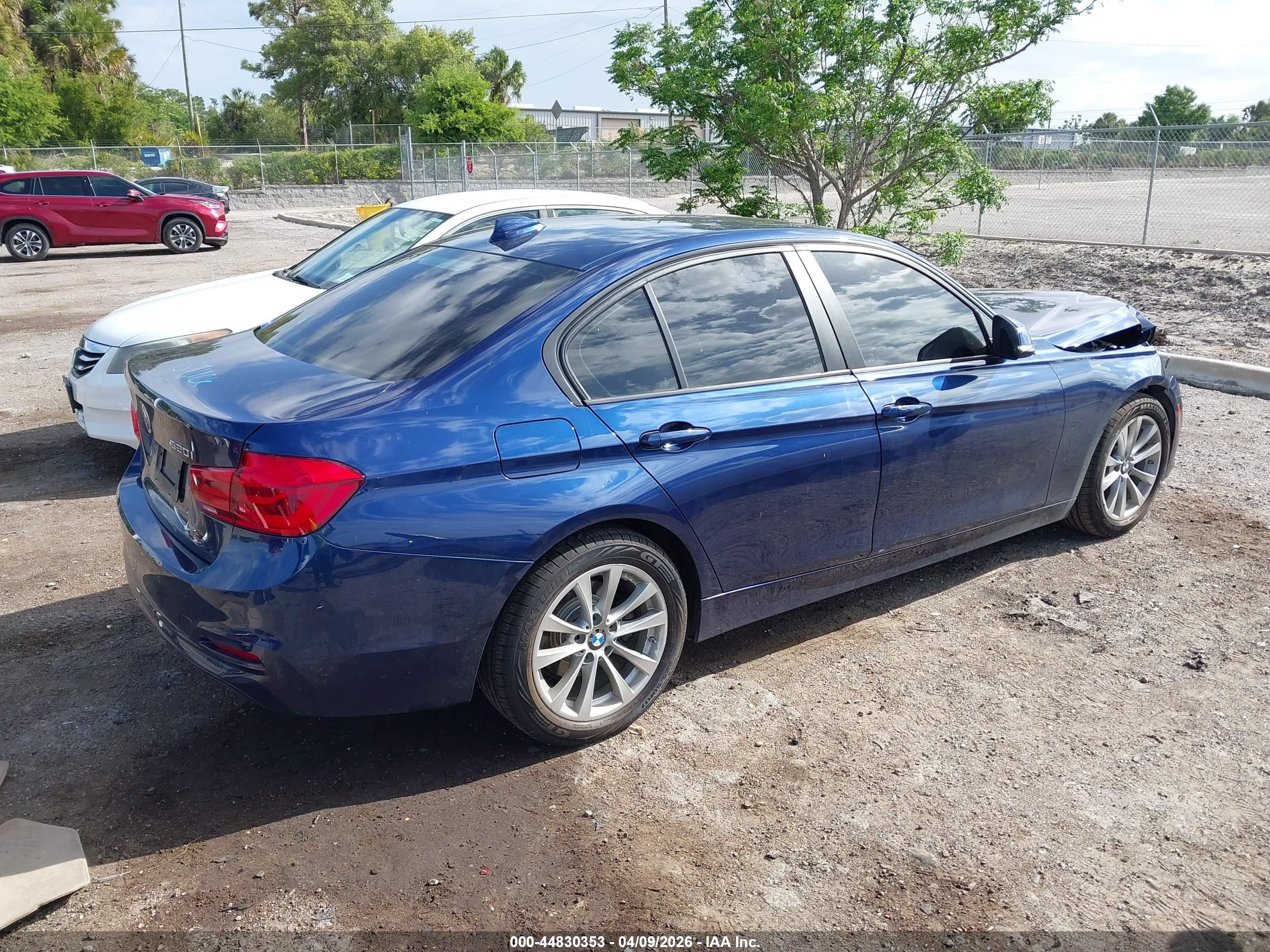 BMW 320I image 4