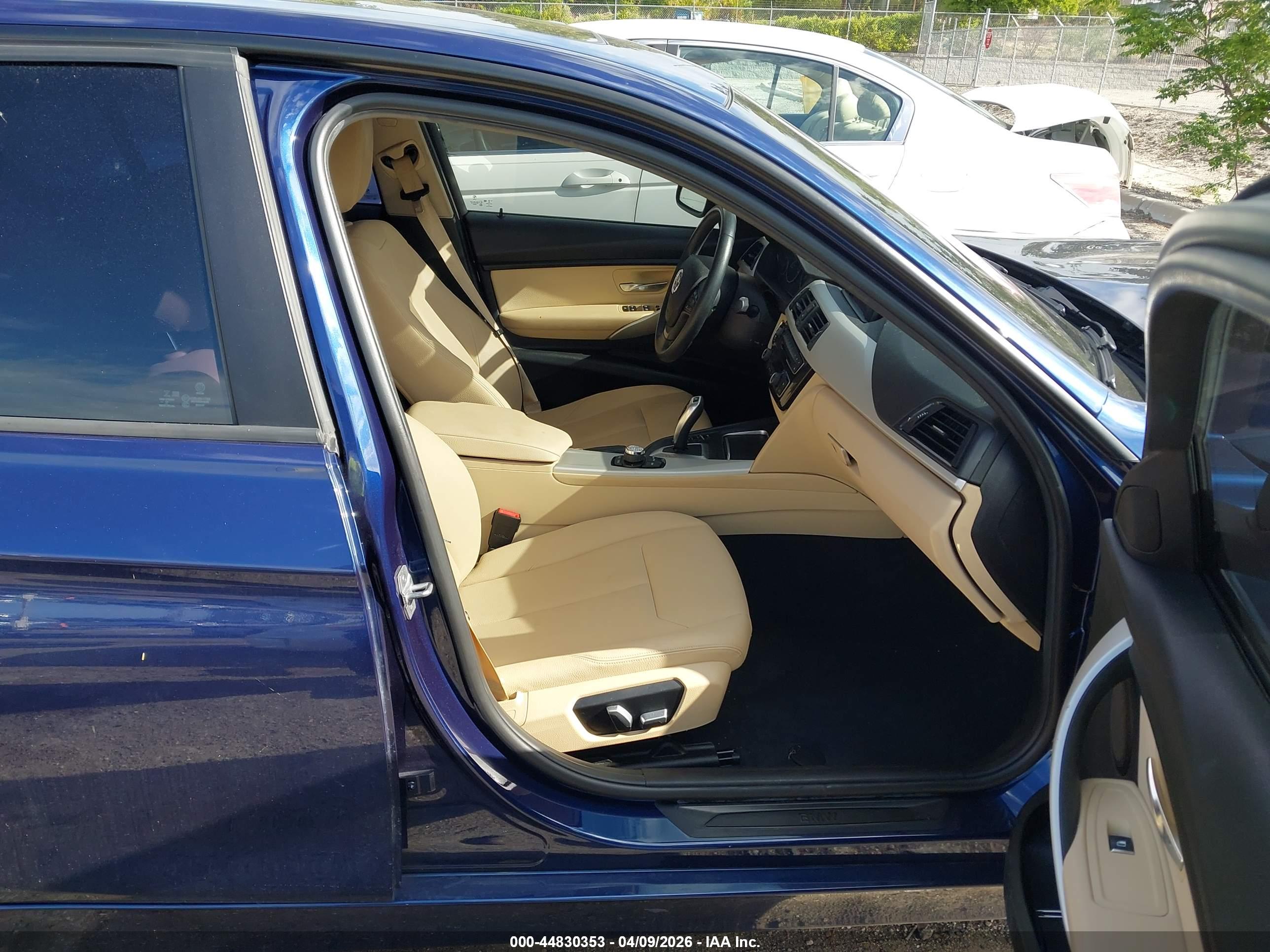 BMW 320I image 5
