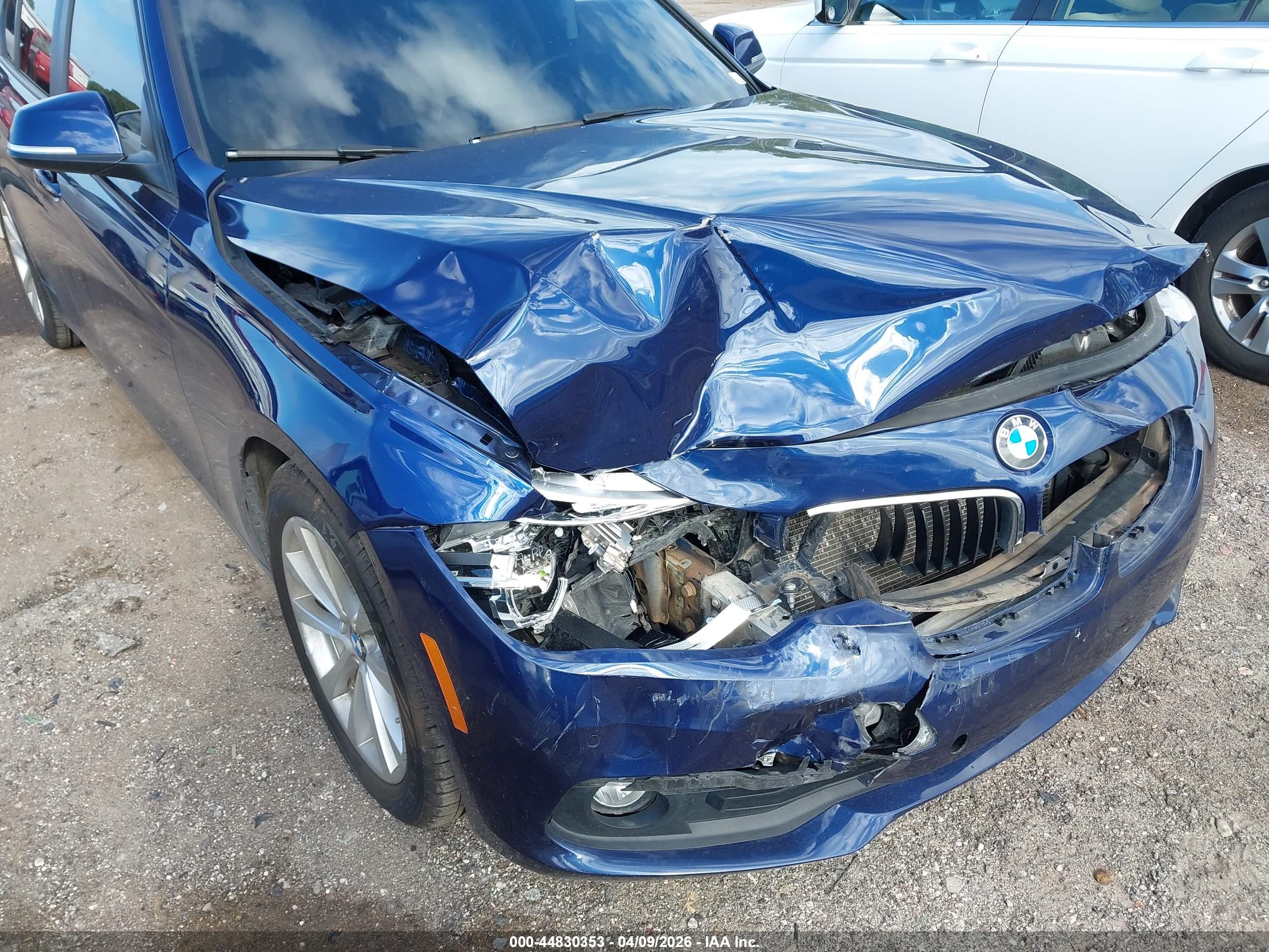 BMW 320I image 6