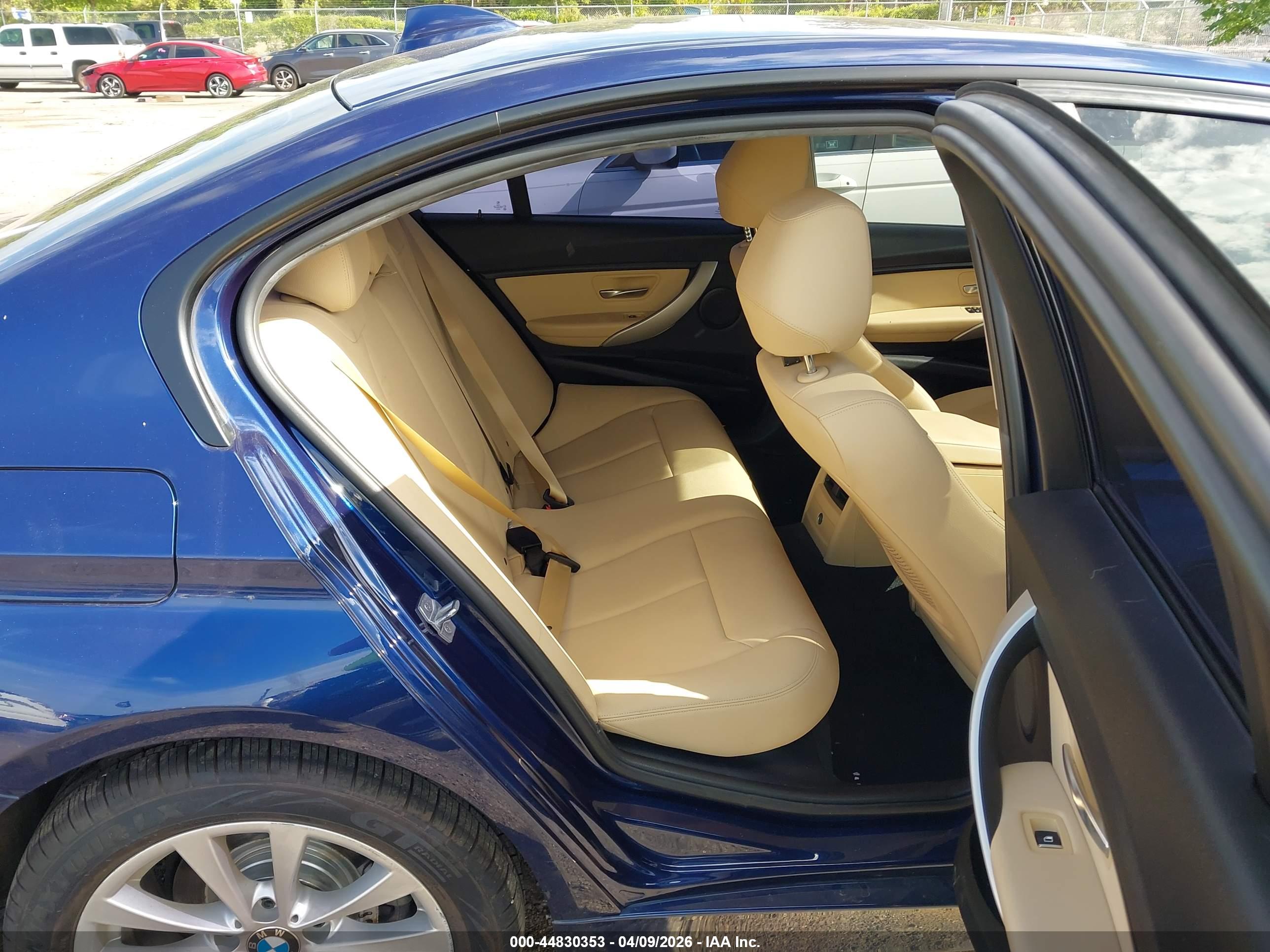 BMW 320I image 8