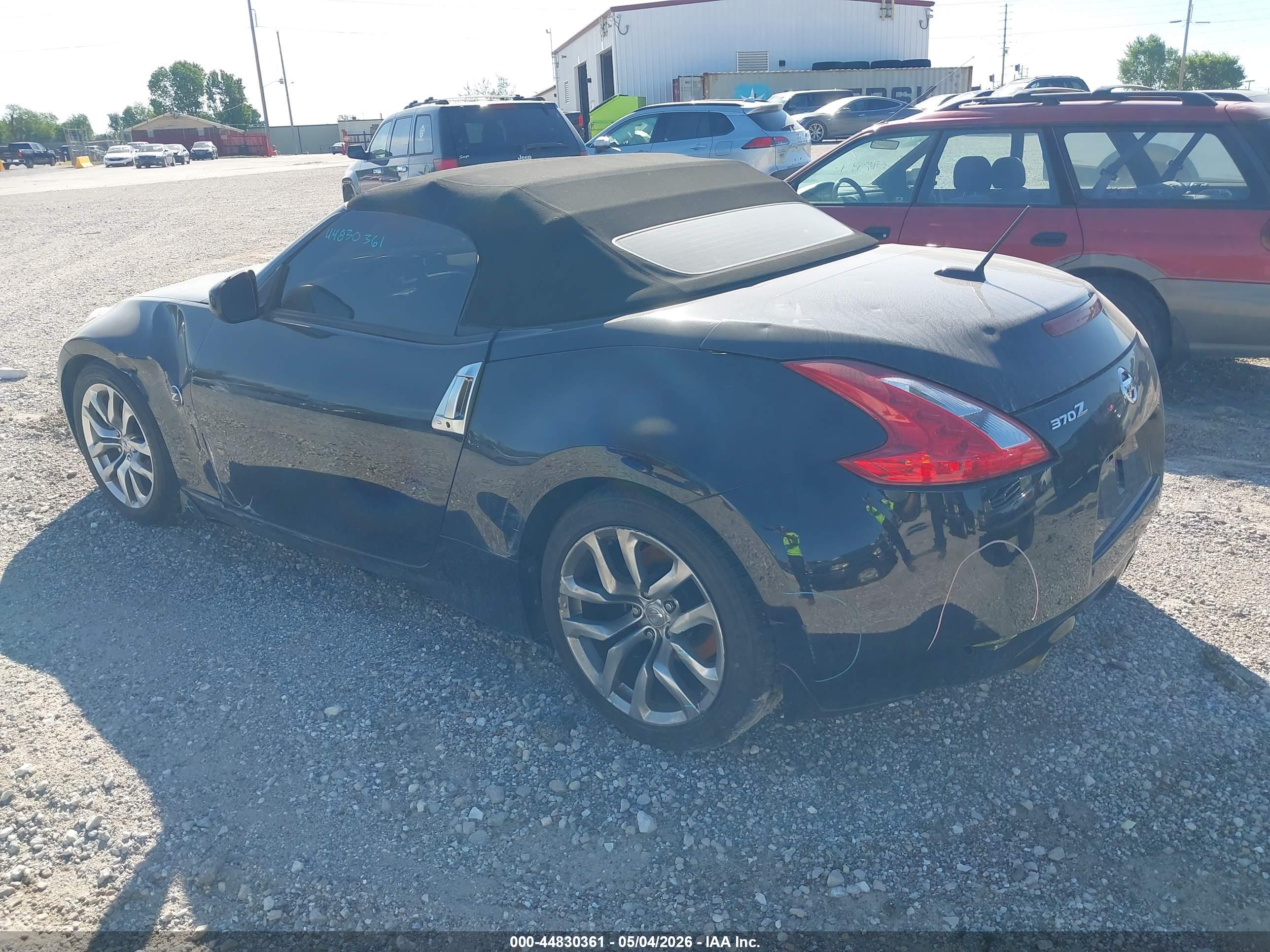 NISSAN 370Z image 3