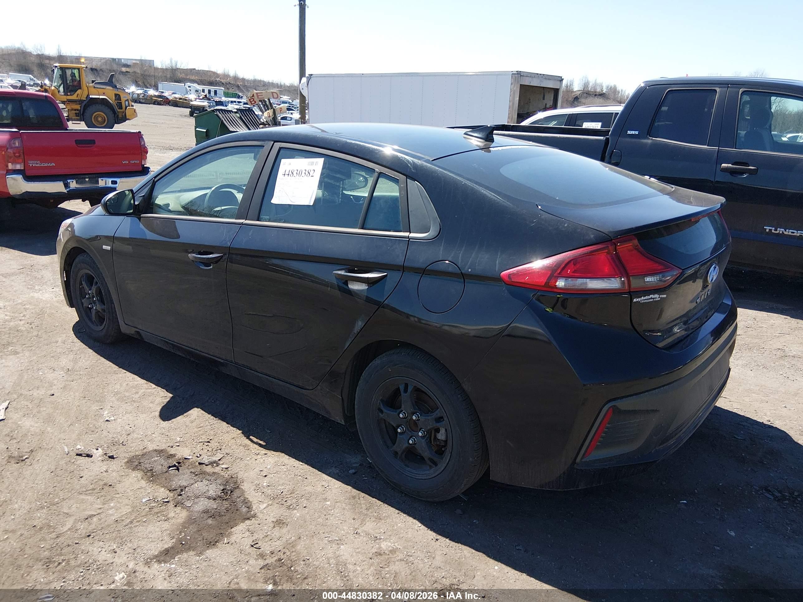 HYUNDAI IONIQ image 3