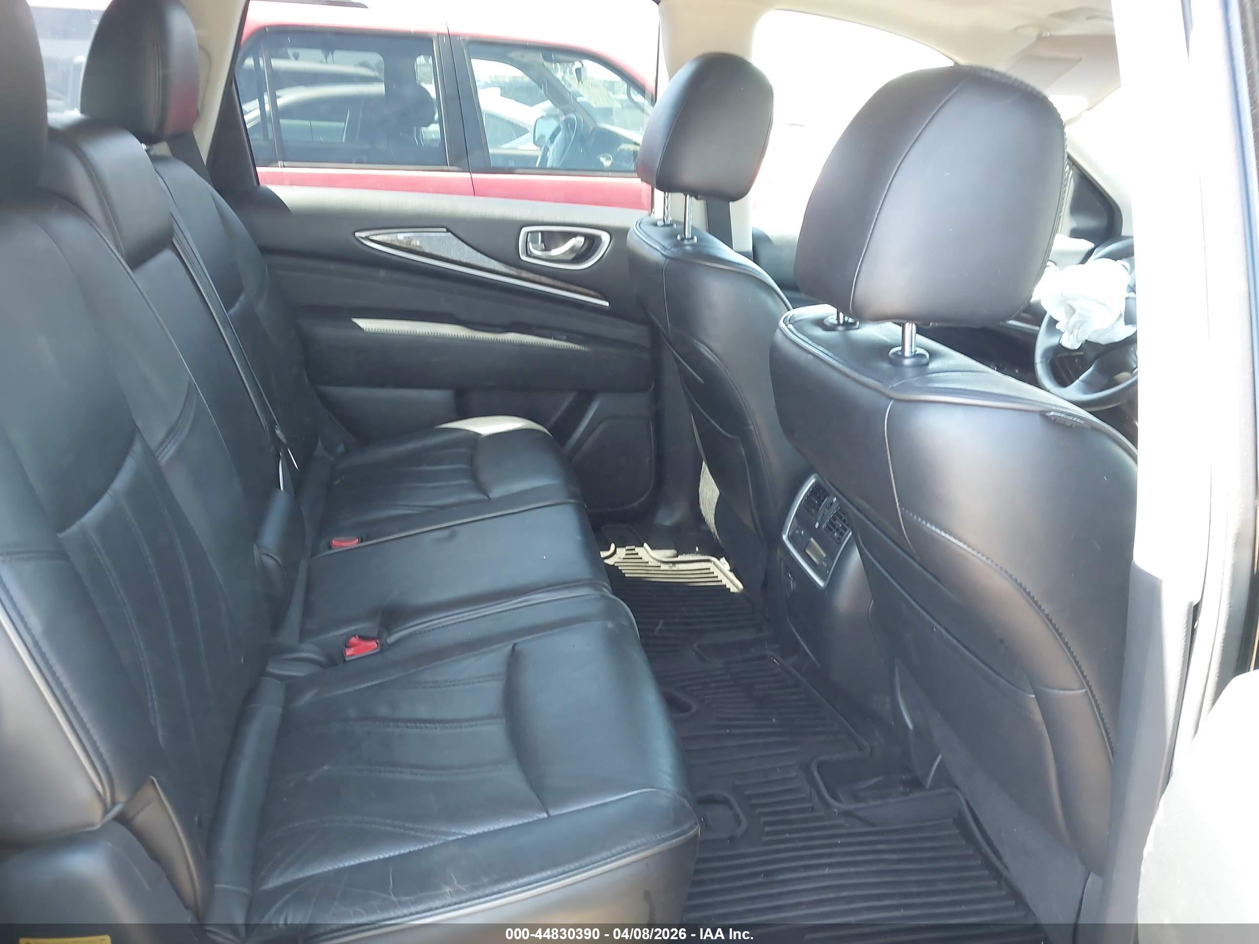 INFINITI JX35 image 8