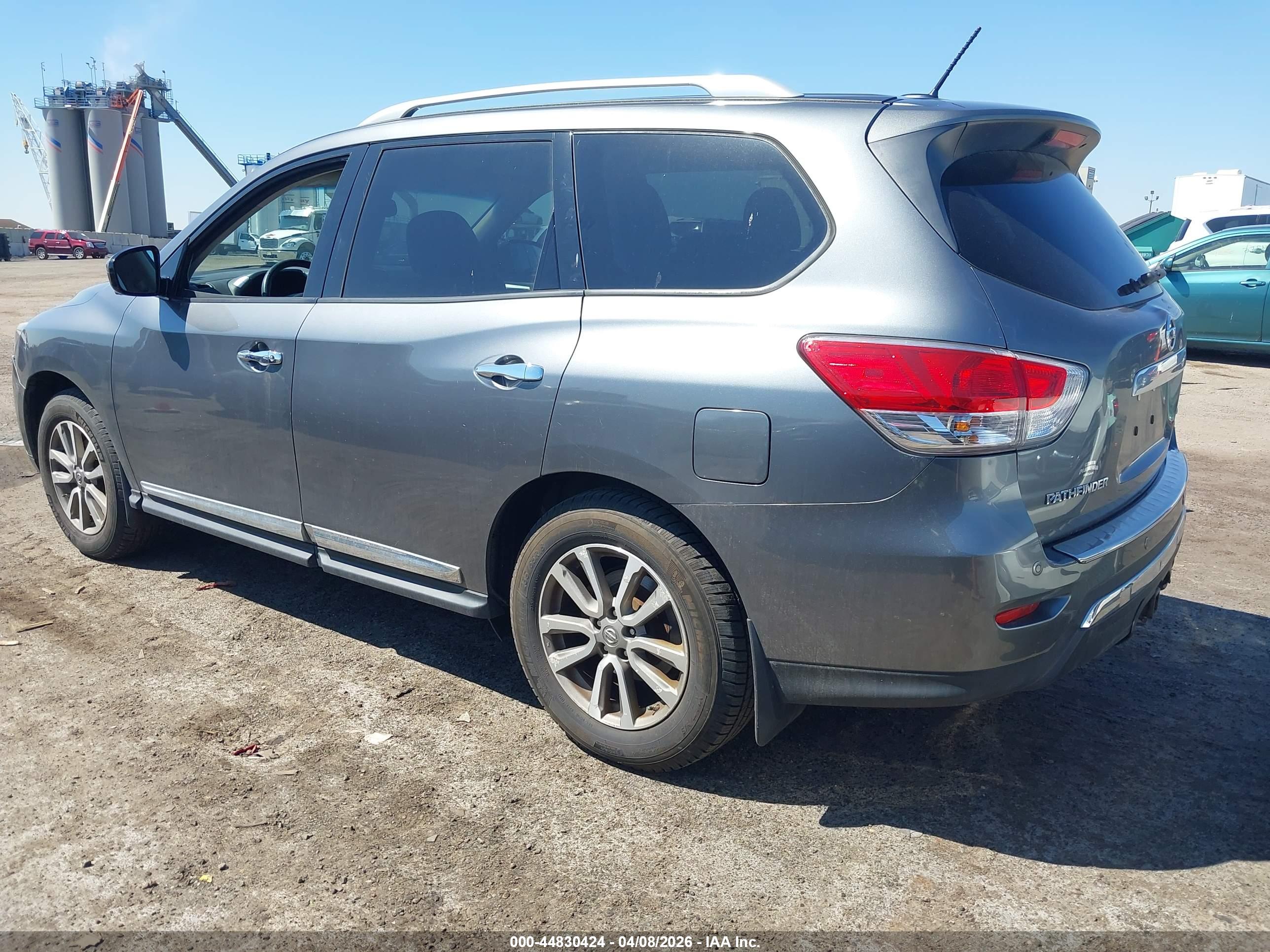 NISSAN PATHFINDER image 3