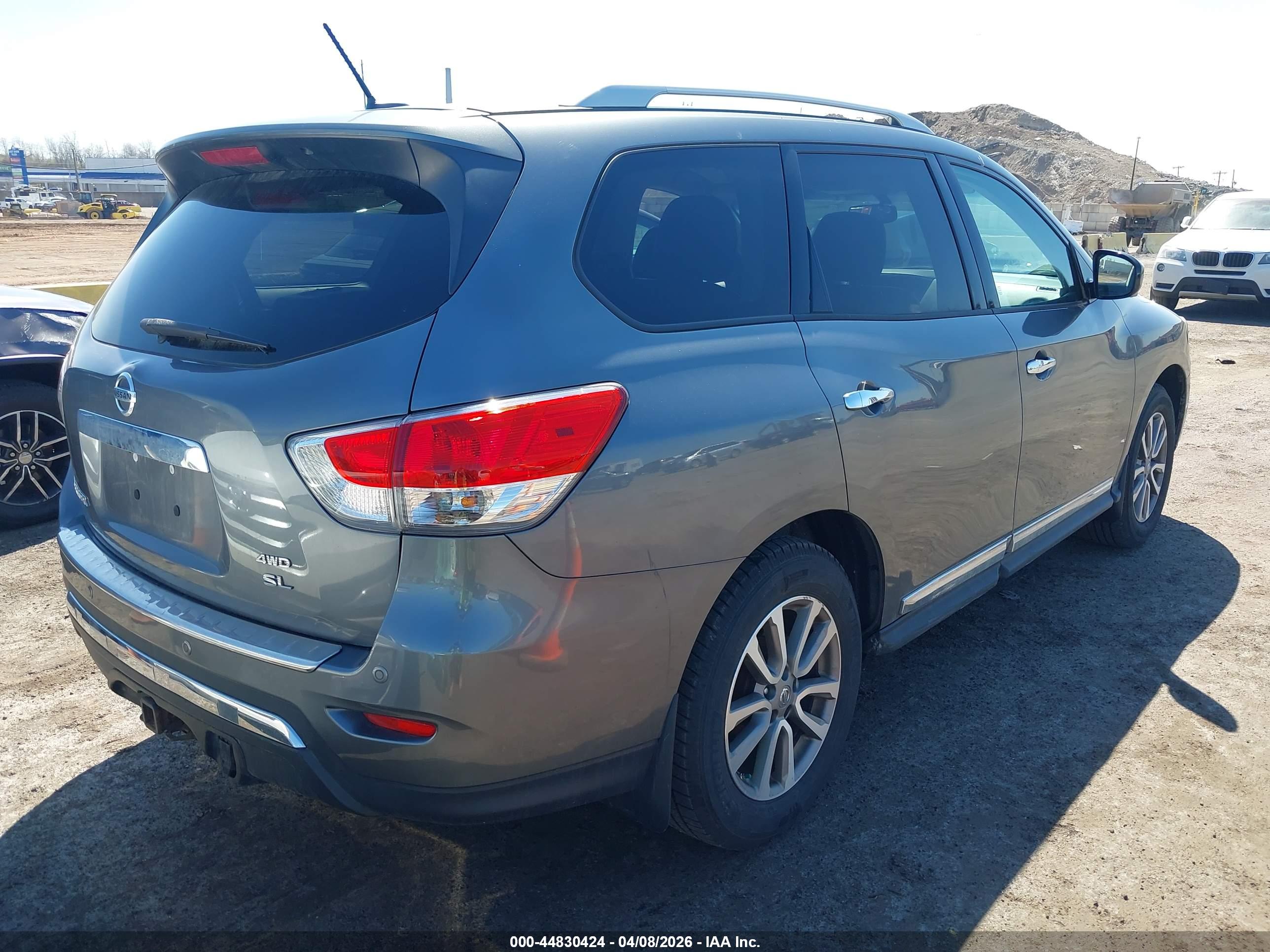 NISSAN PATHFINDER image 4