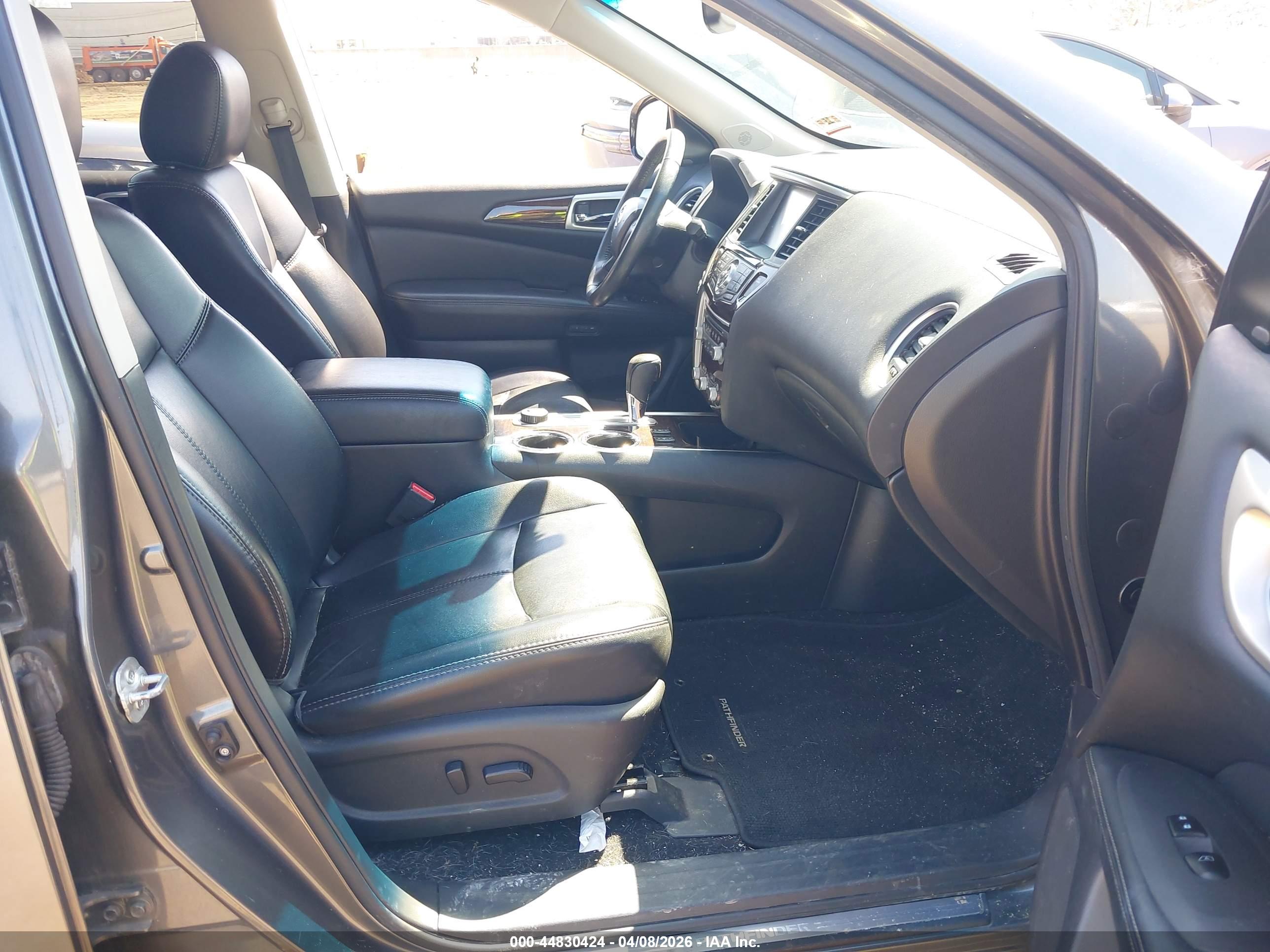 NISSAN PATHFINDER image 5