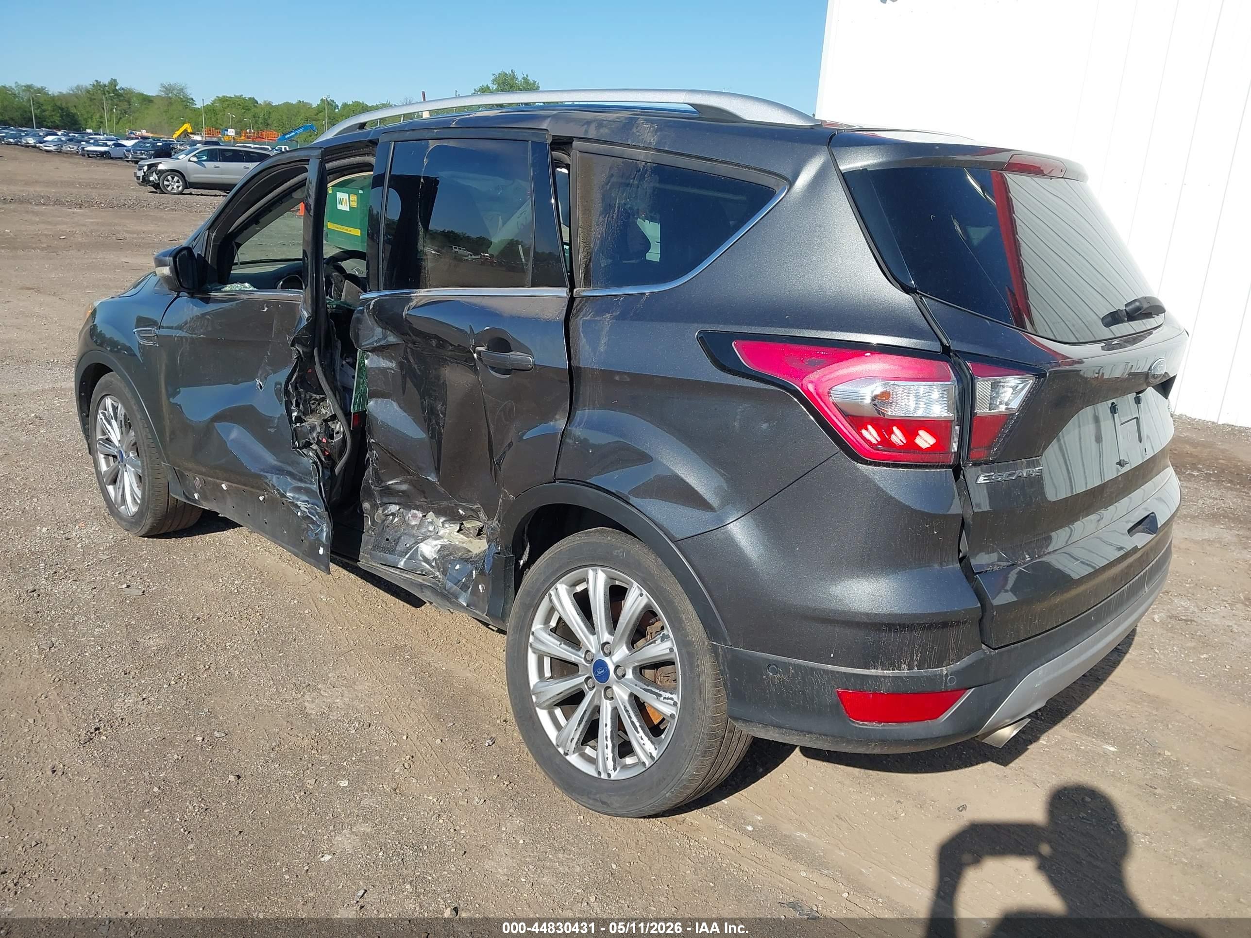 FORD ESCAPE image 3