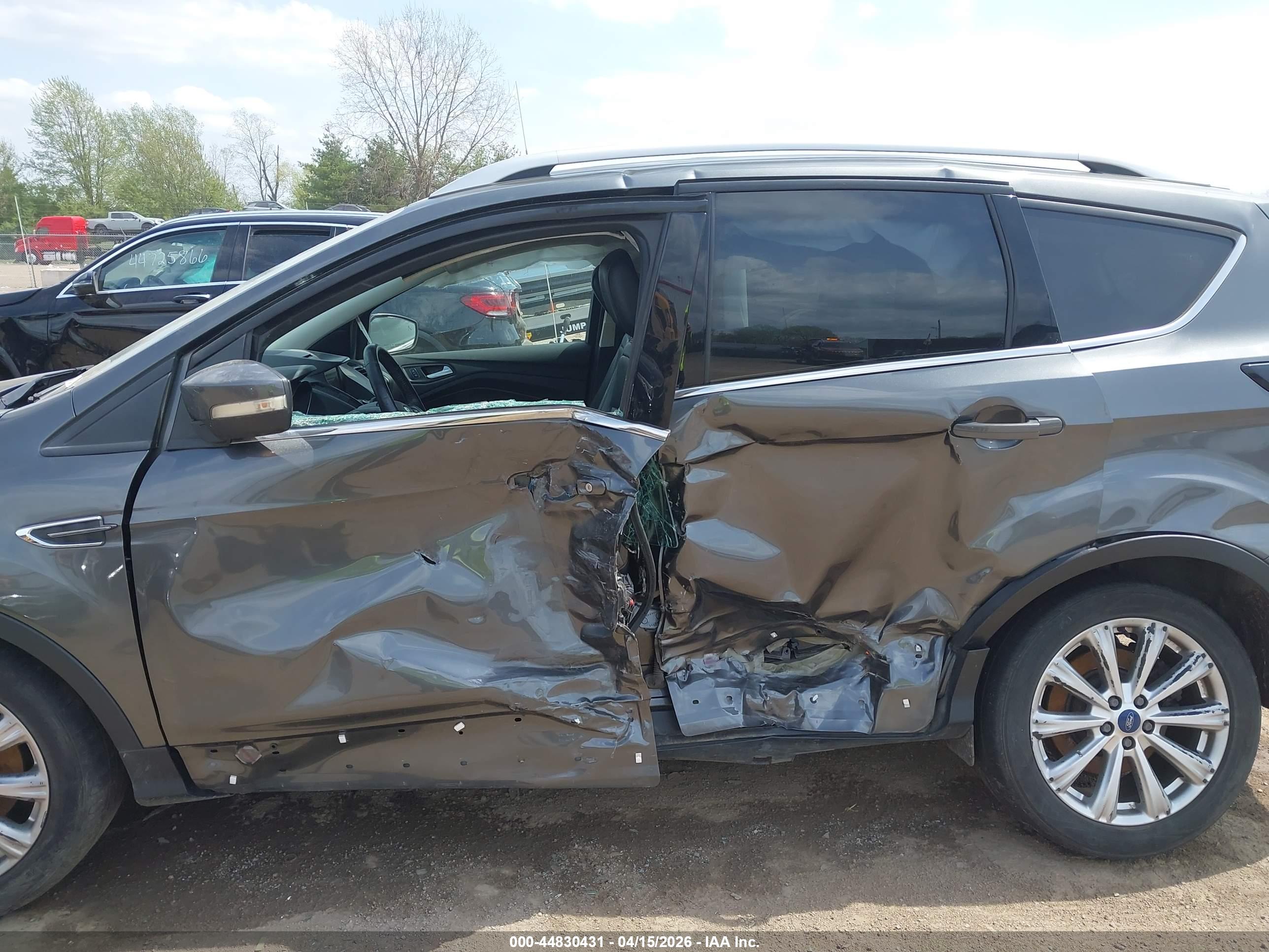FORD ESCAPE image 6