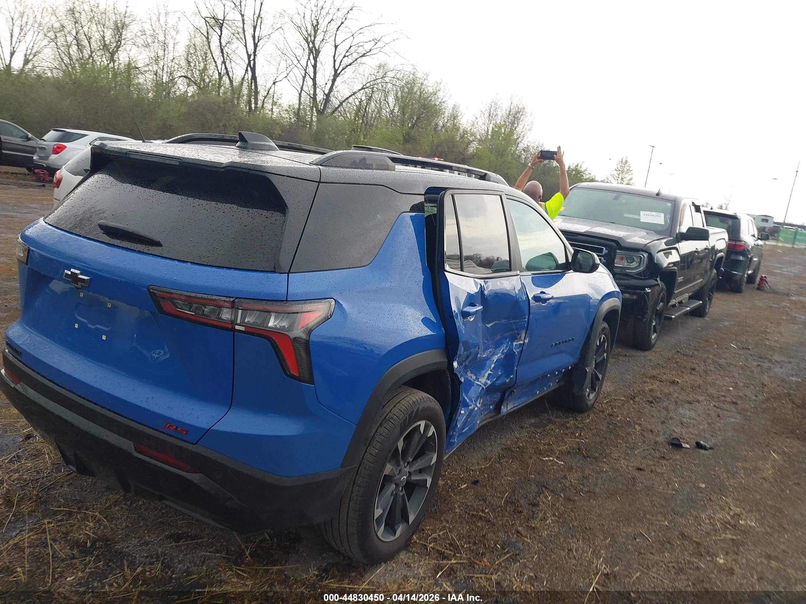 CHEVROLET EQUINOX image 4