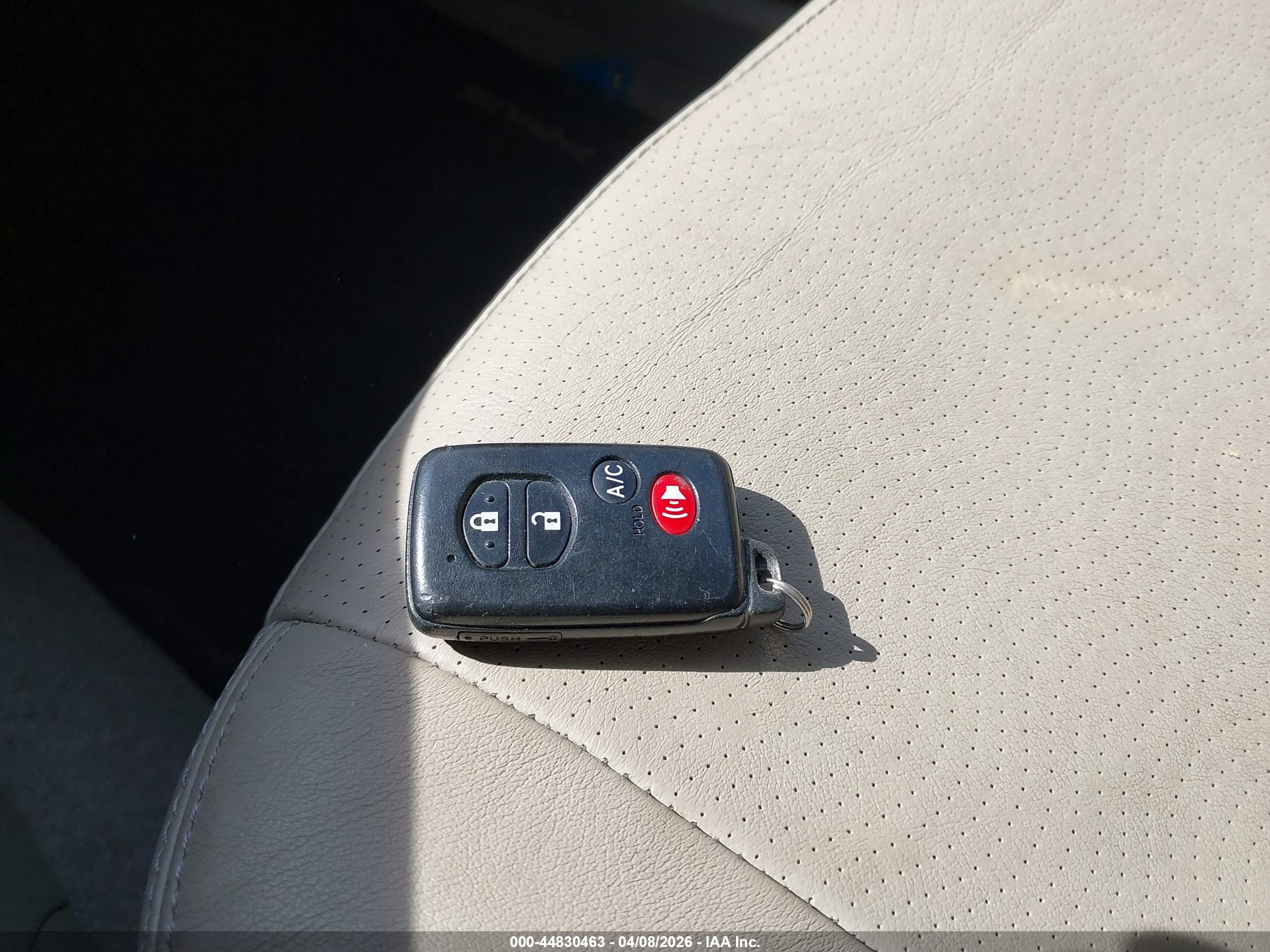 TOYOTA PRIUS image 11