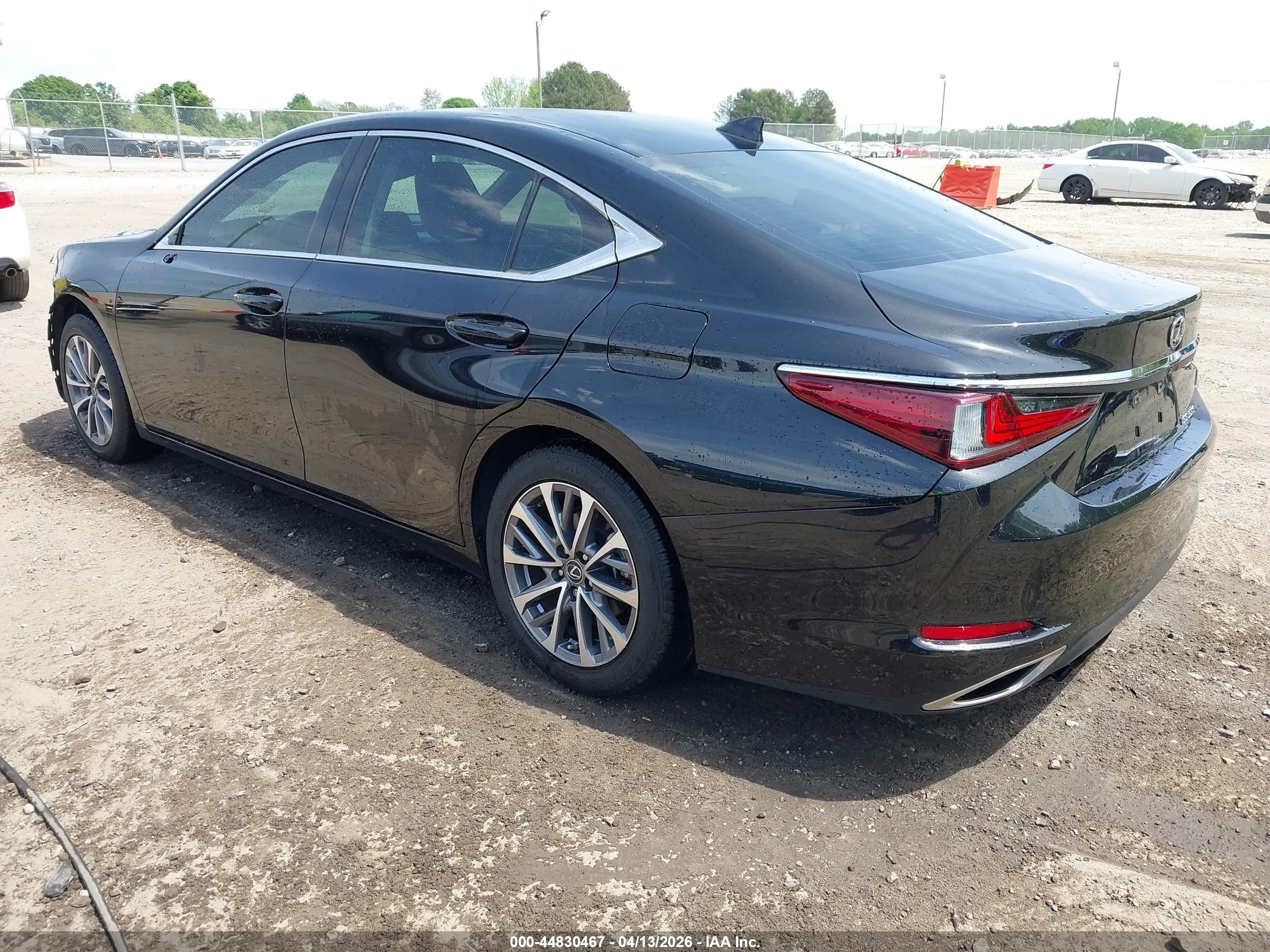 LEXUS ES image 3