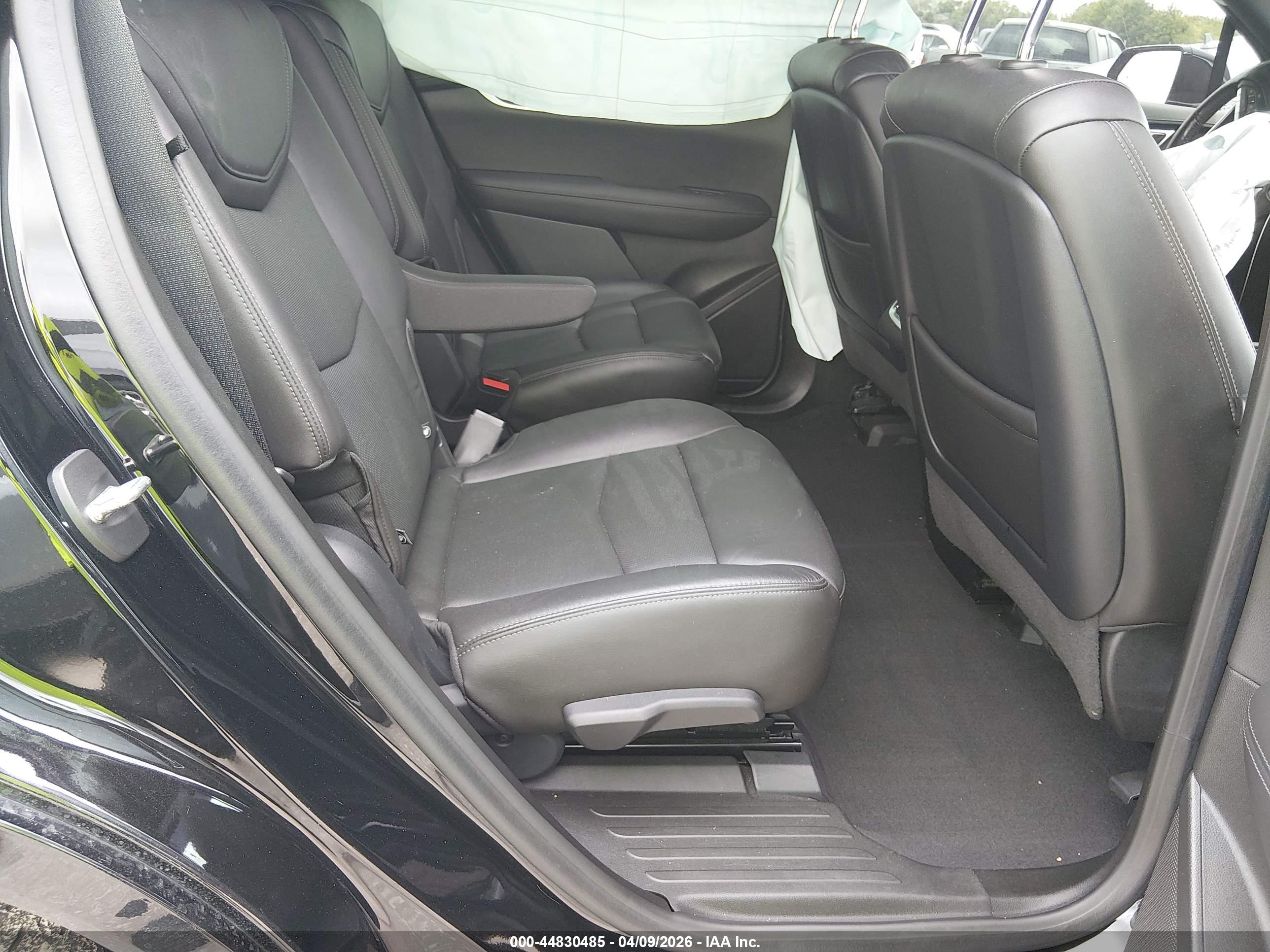 CADILLAC XT6 image 8