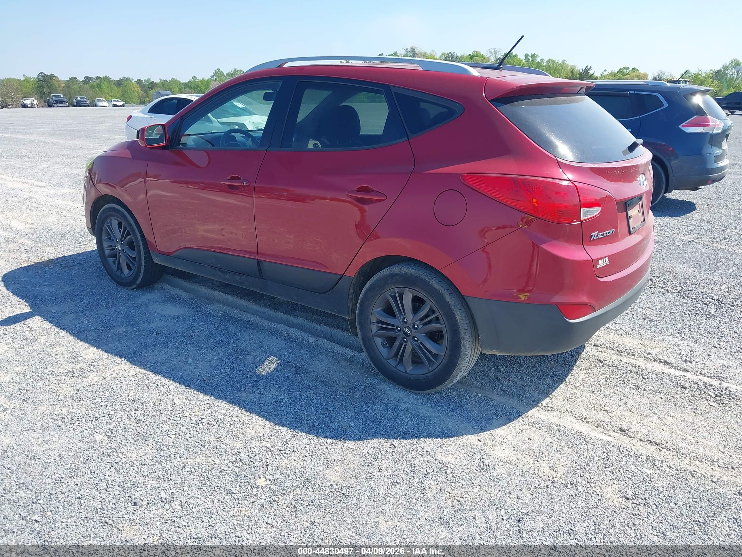 HYUNDAI TUCSON image 3