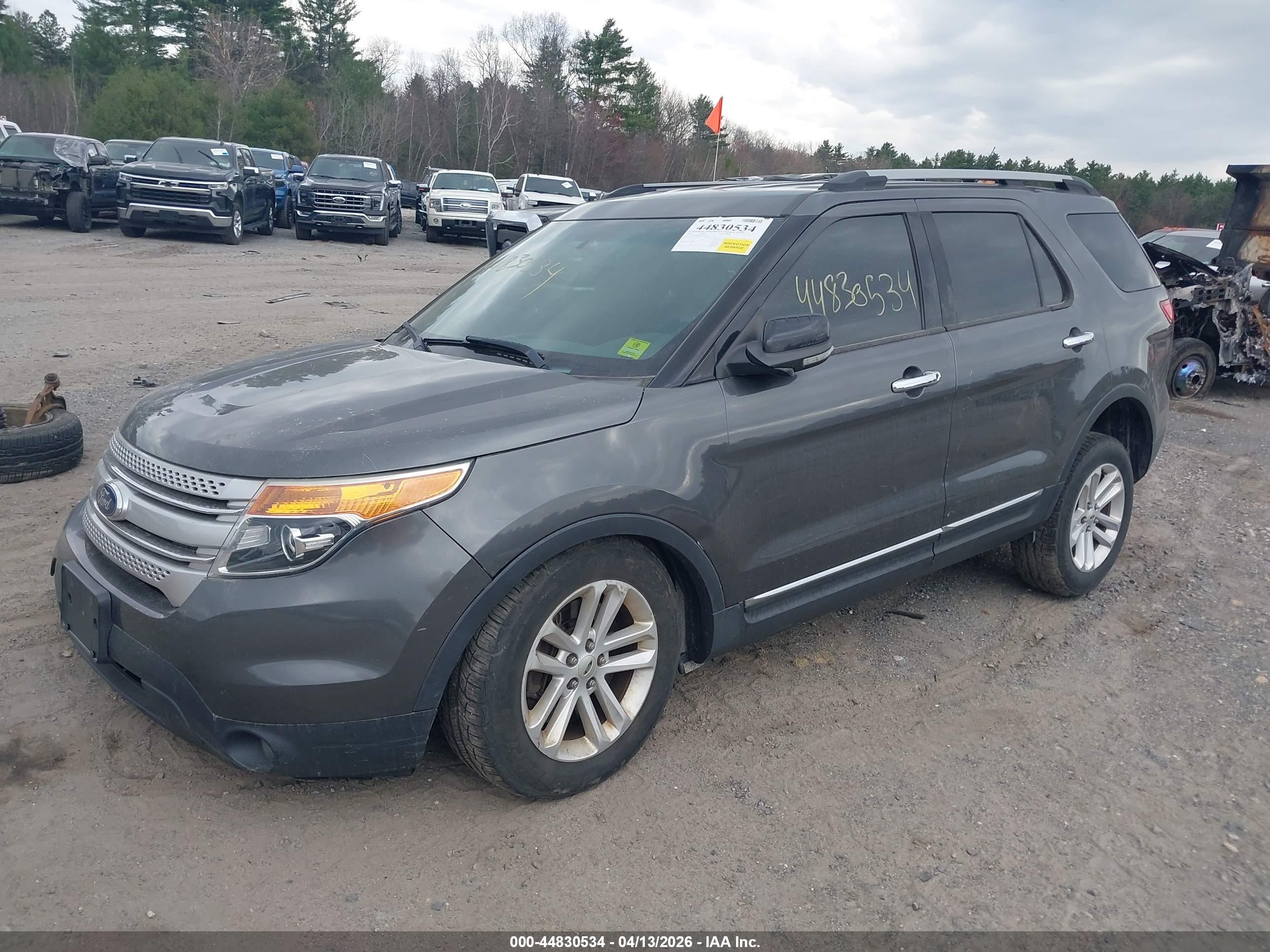 FORD EXPLORER image 2