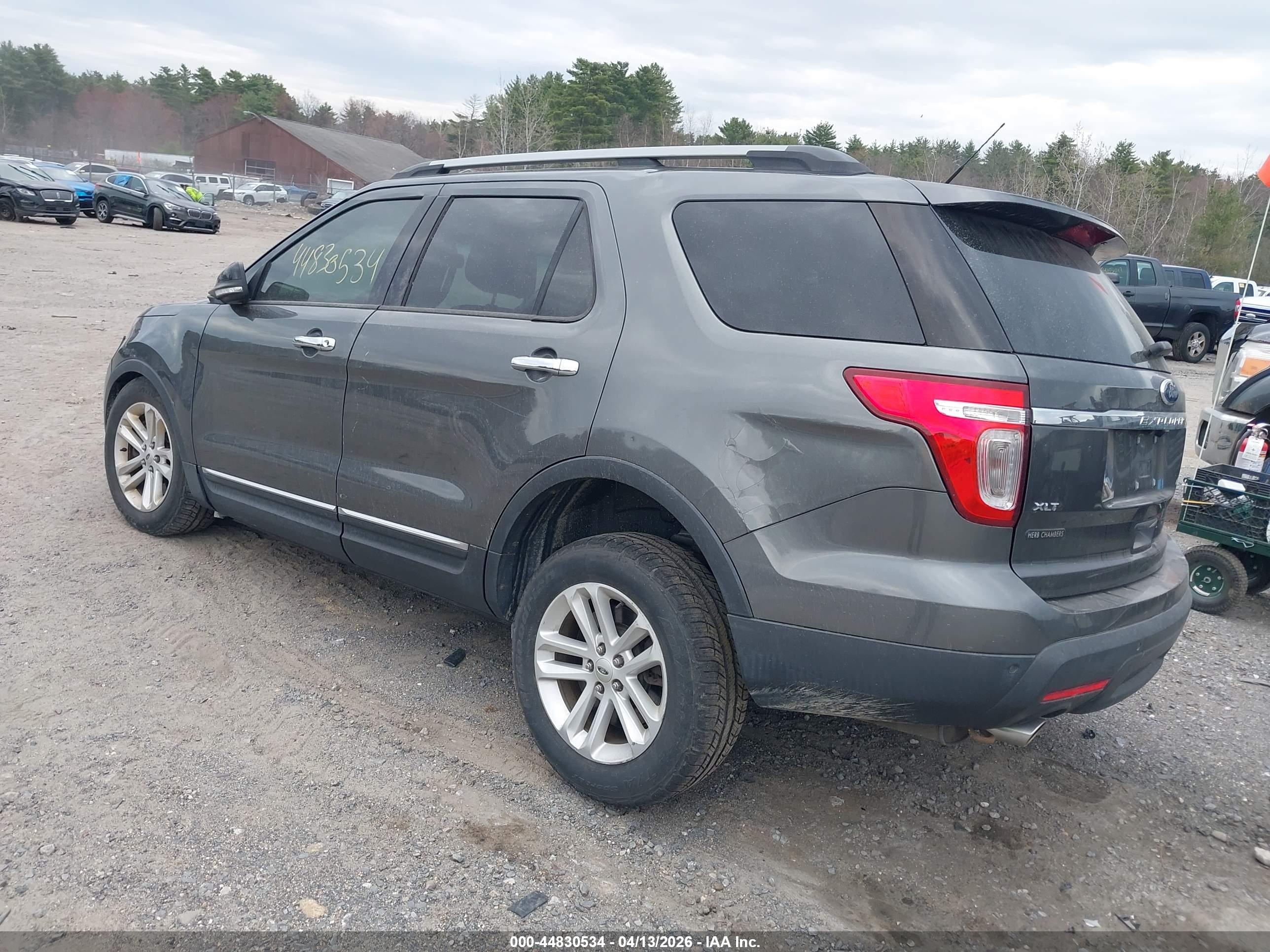 FORD EXPLORER image 3