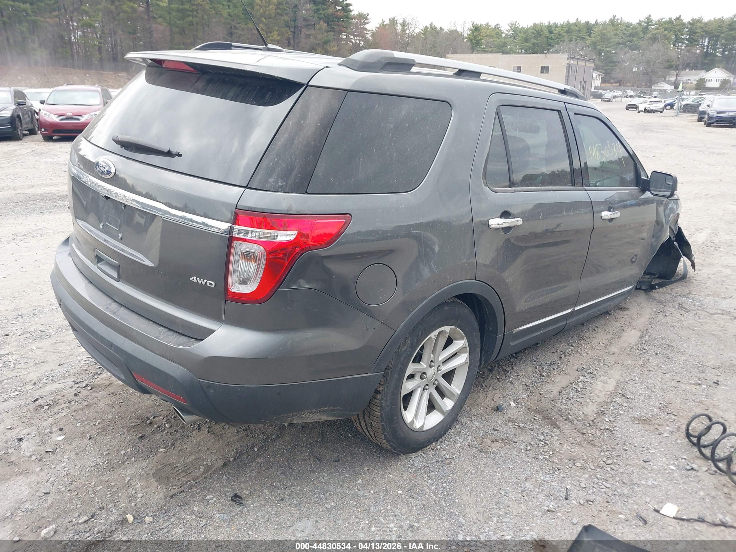 FORD EXPLORER image 4