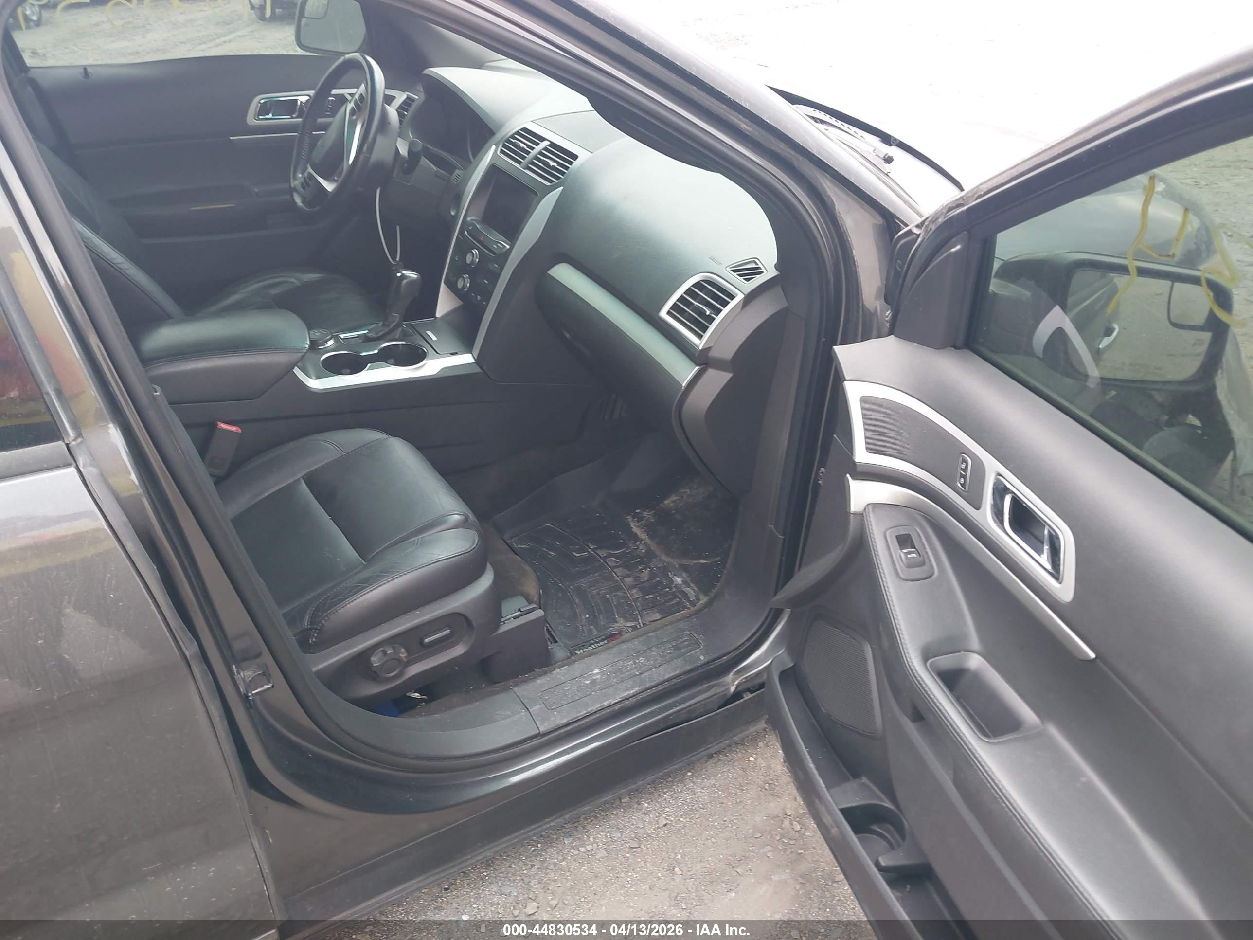 FORD EXPLORER image 5
