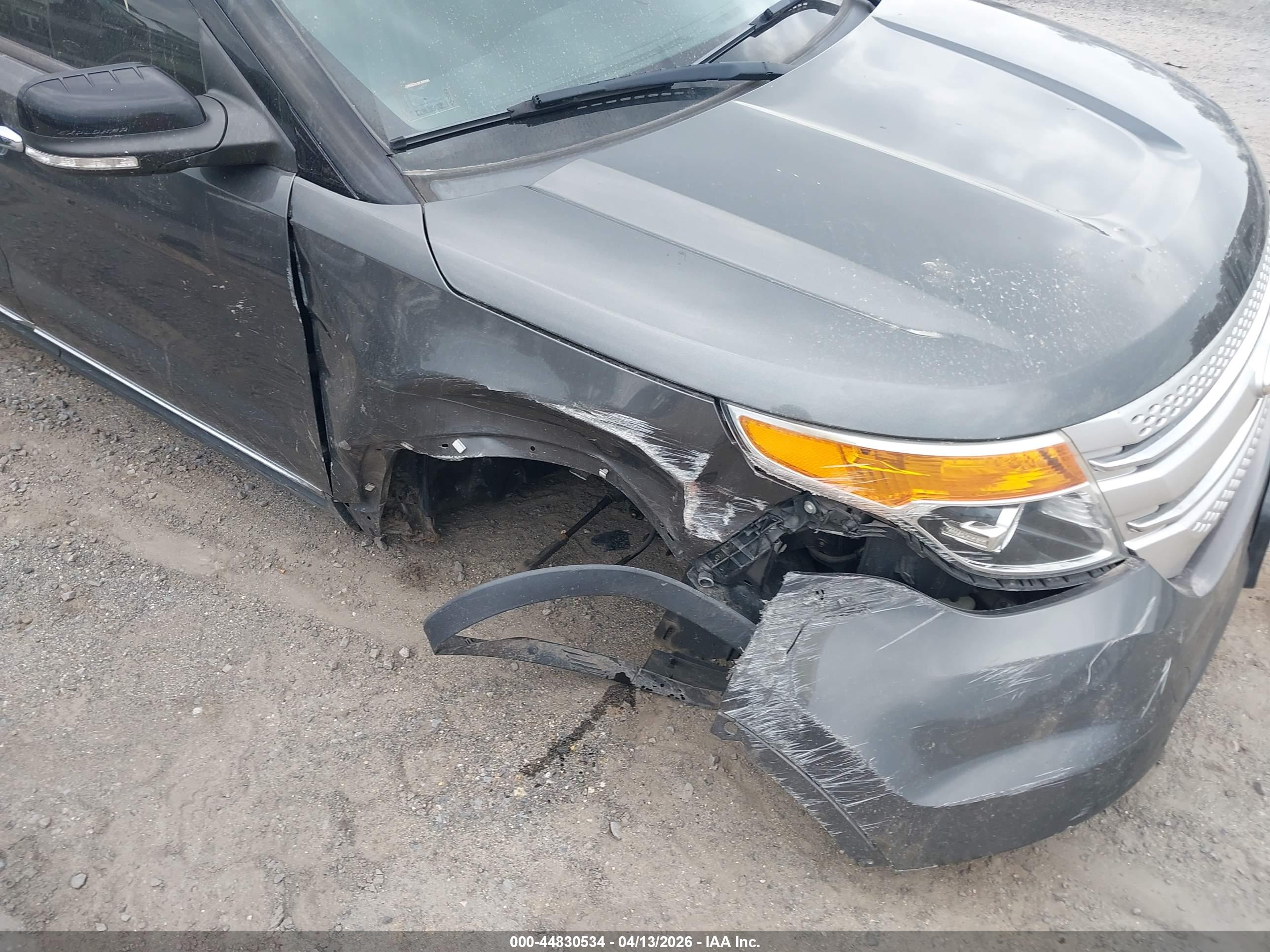 FORD EXPLORER image 6
