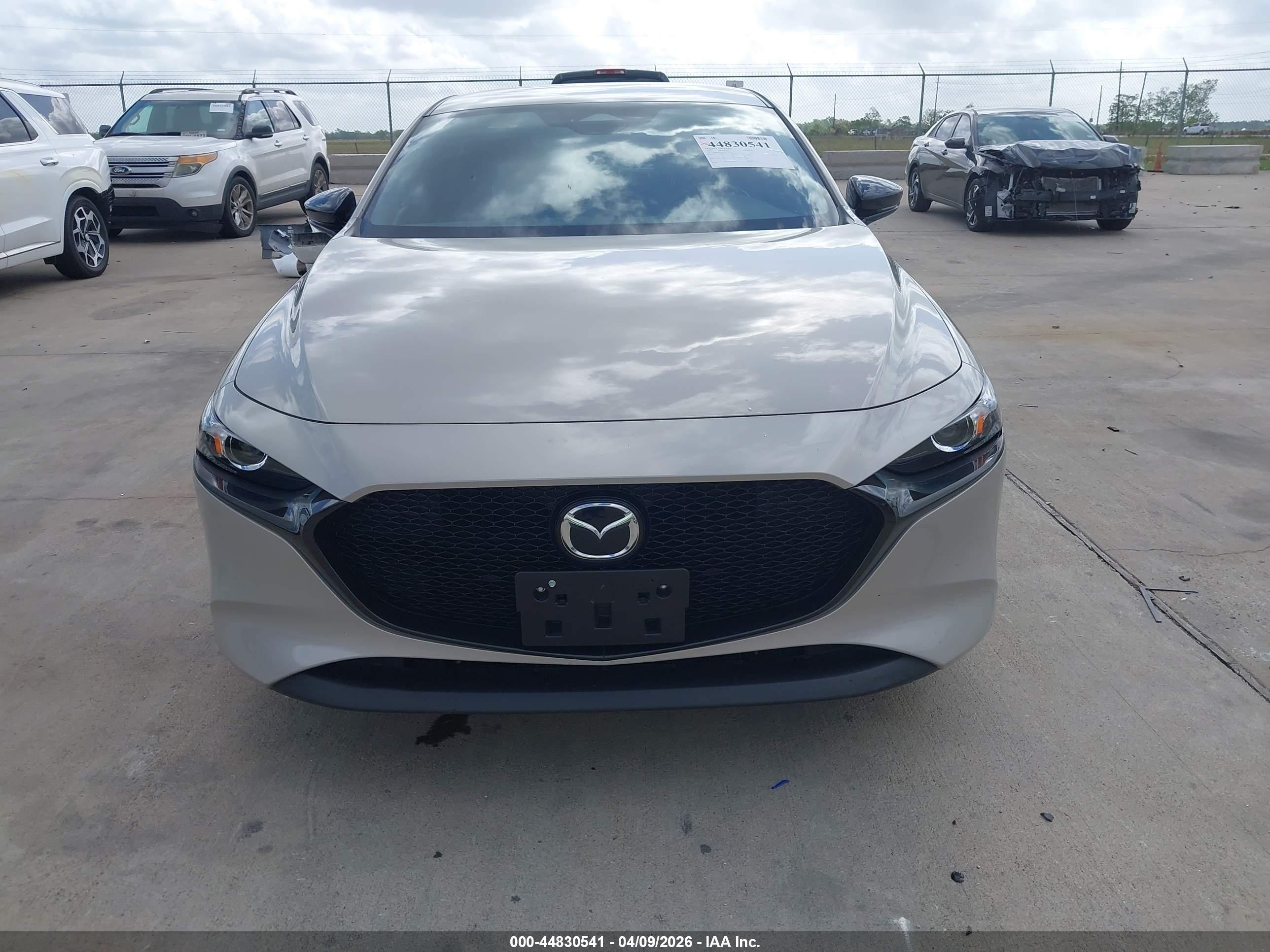 MAZDA MAZDA3 image 6