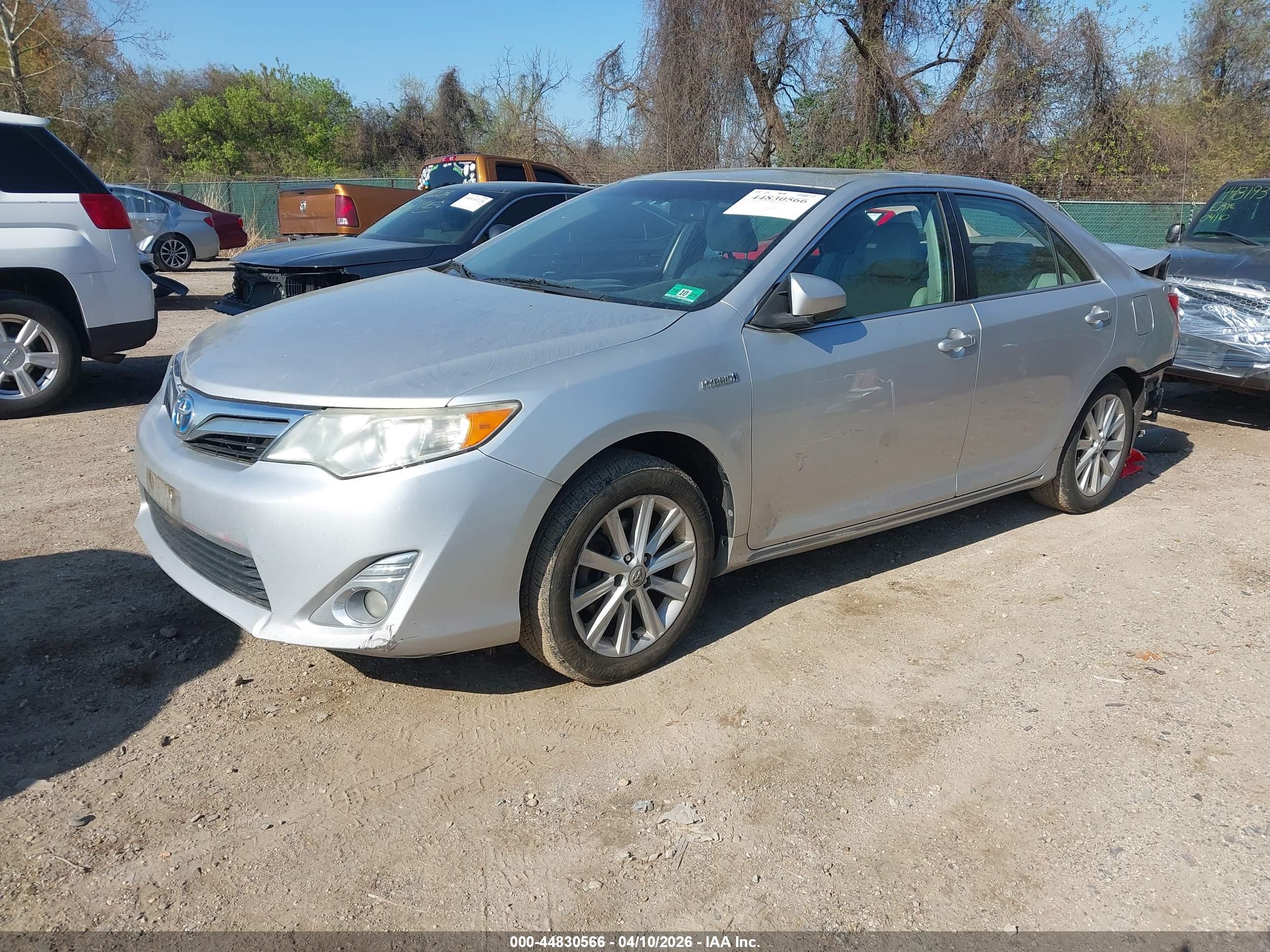 TOYOTA CAMRY image 2