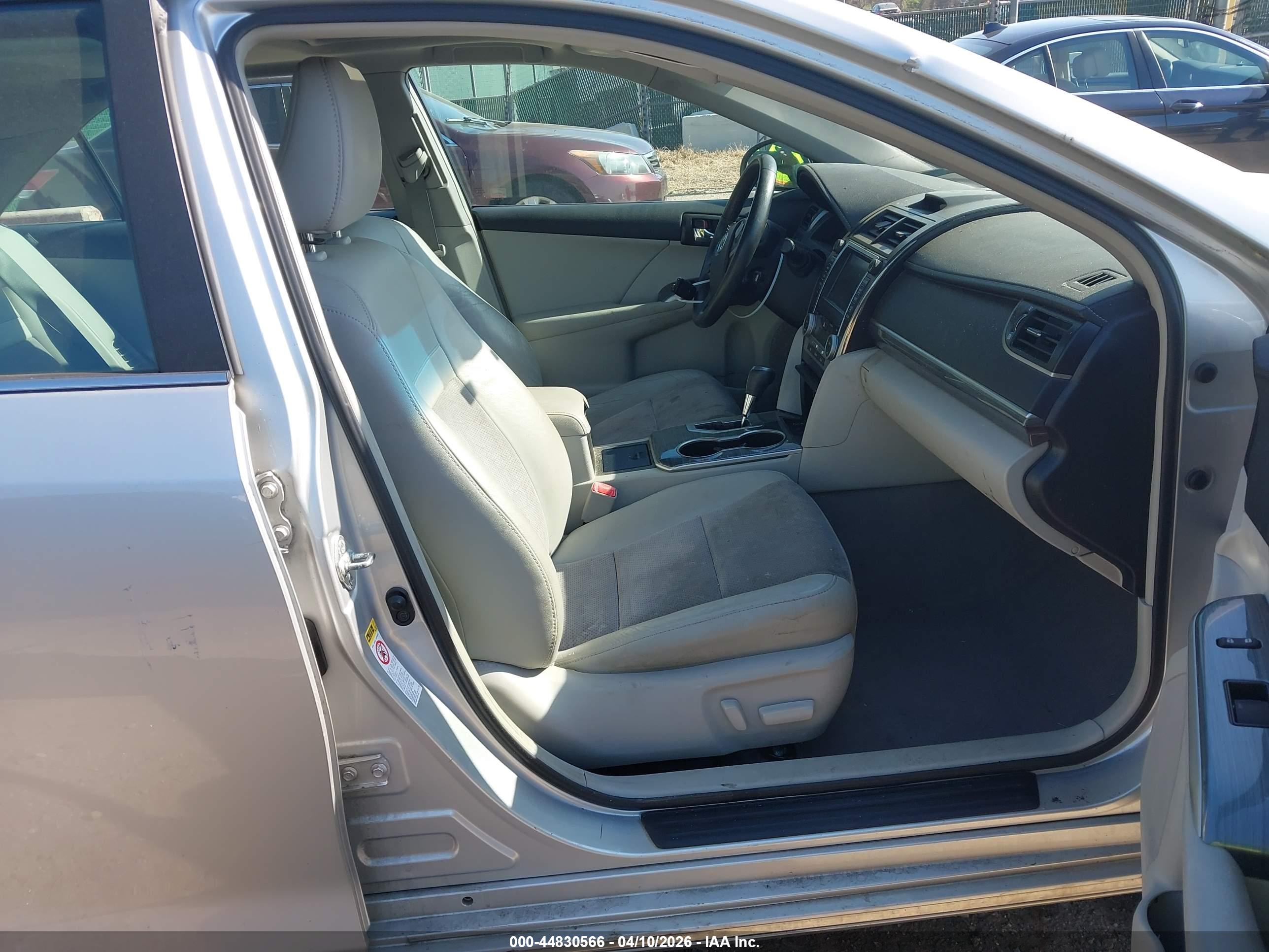 TOYOTA CAMRY image 5