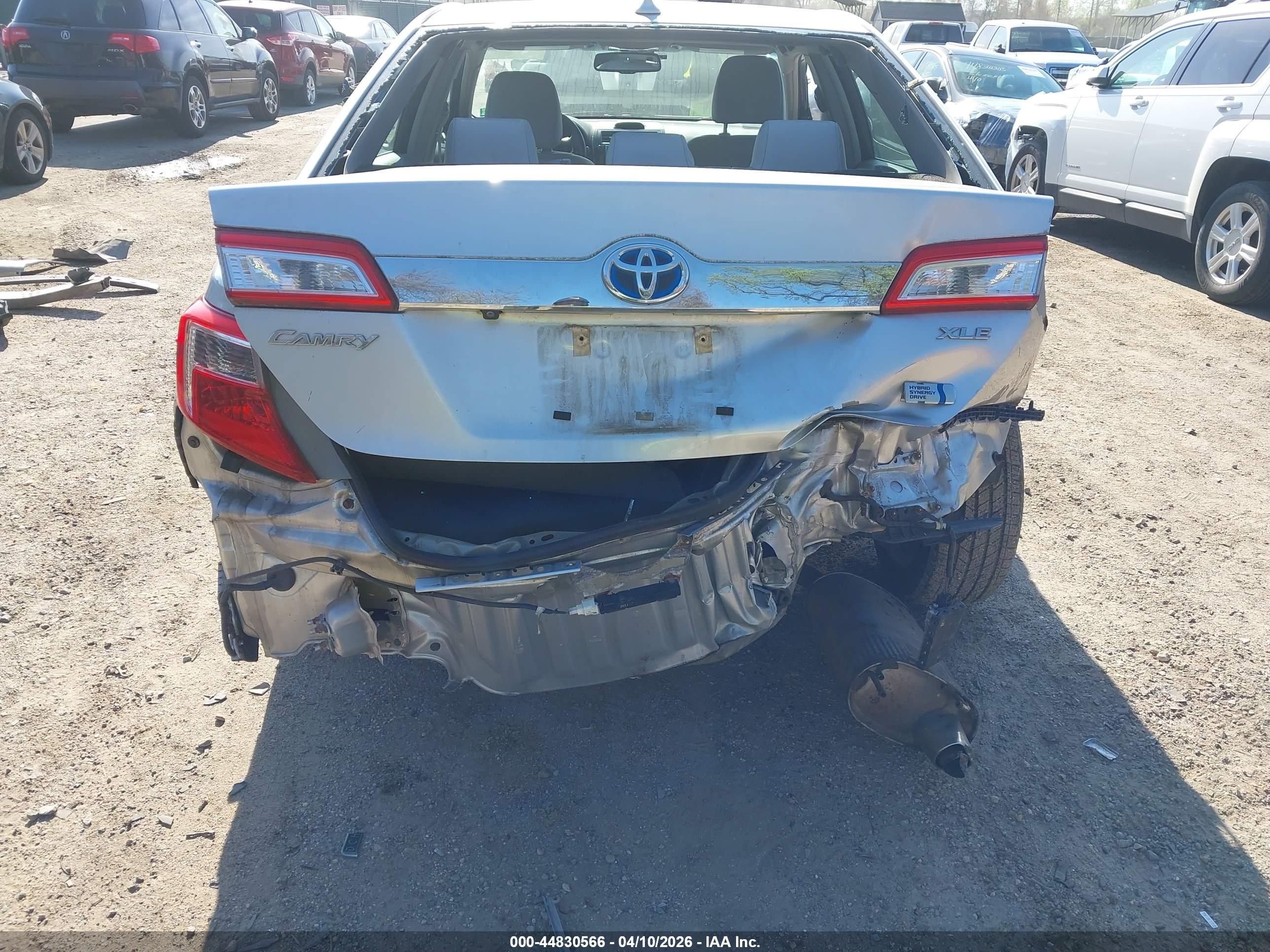 TOYOTA CAMRY image 6